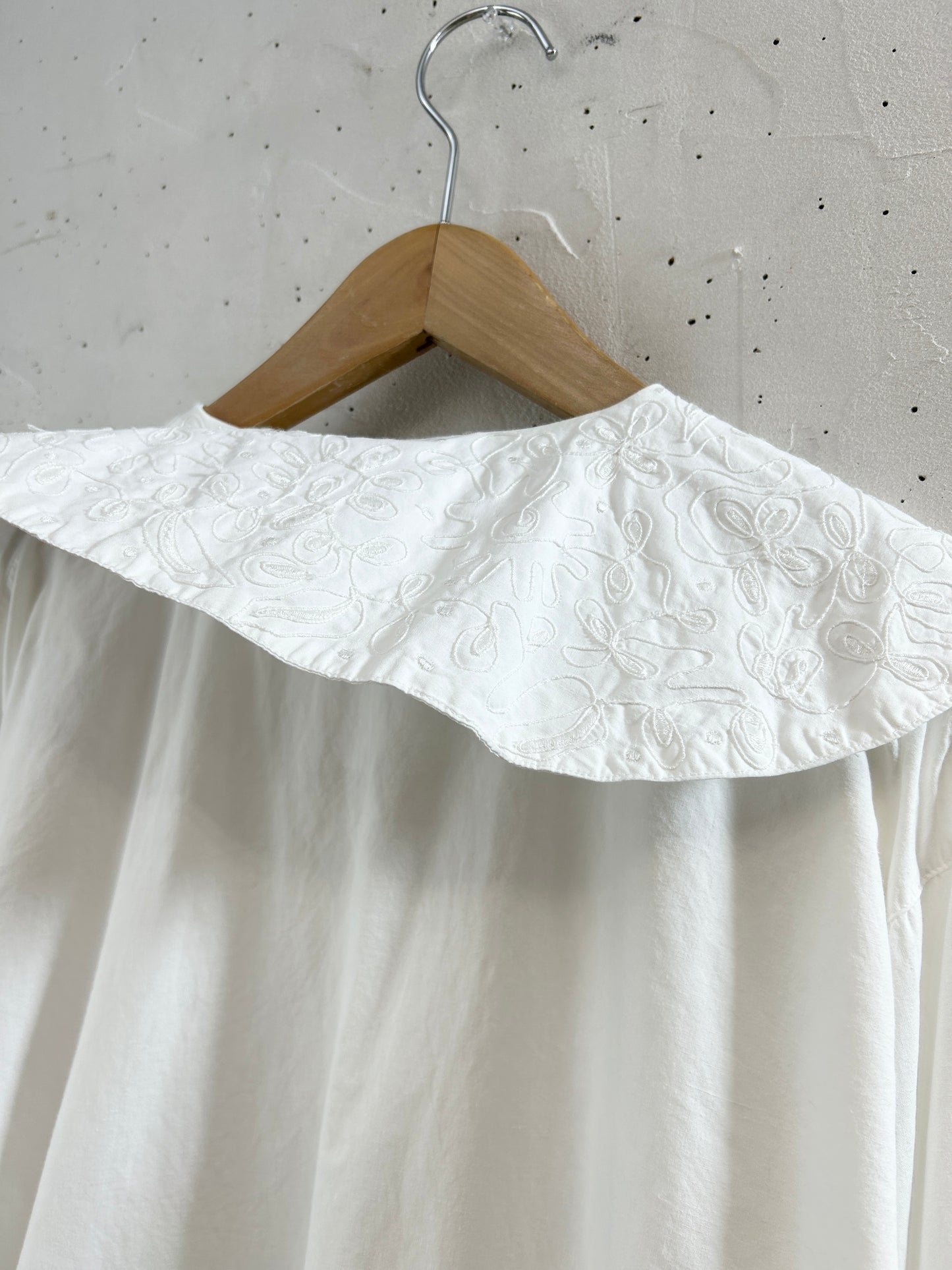 Vintage White Blouse [G32995]
