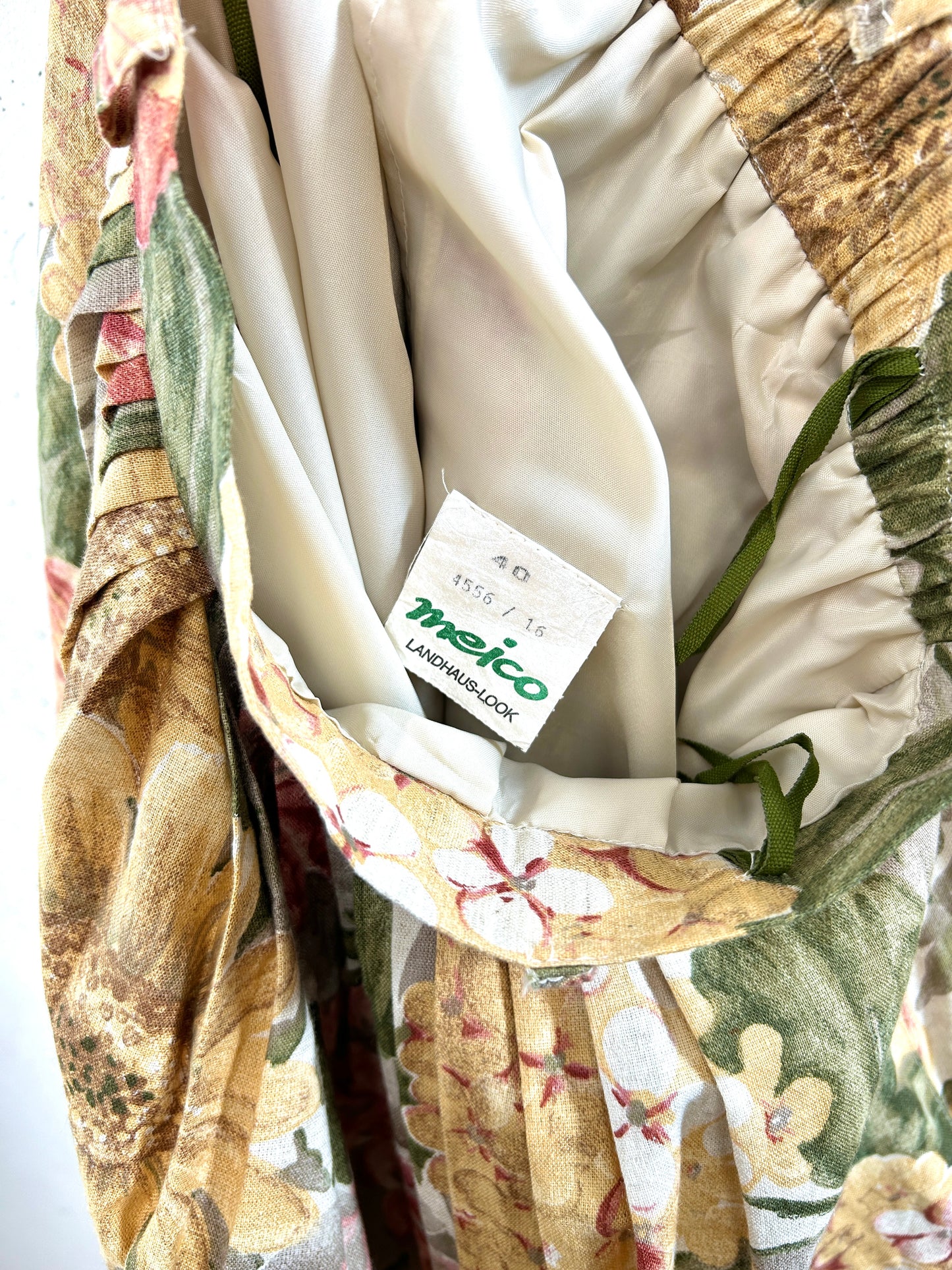 Vintage Tyrol Skirt [D32210]