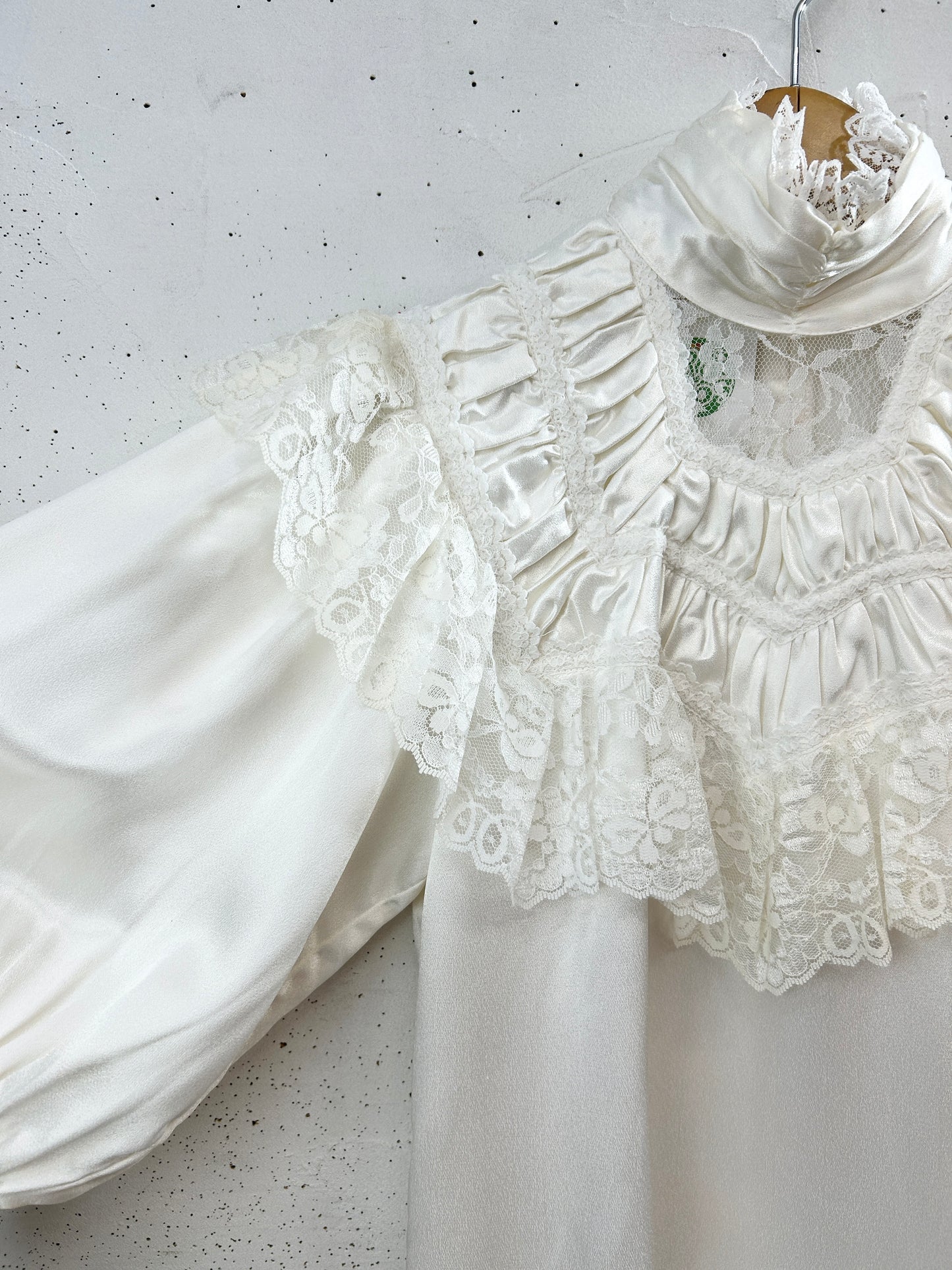 Vintage White Blouse 〜GUNNE SAX〜 [H33386]