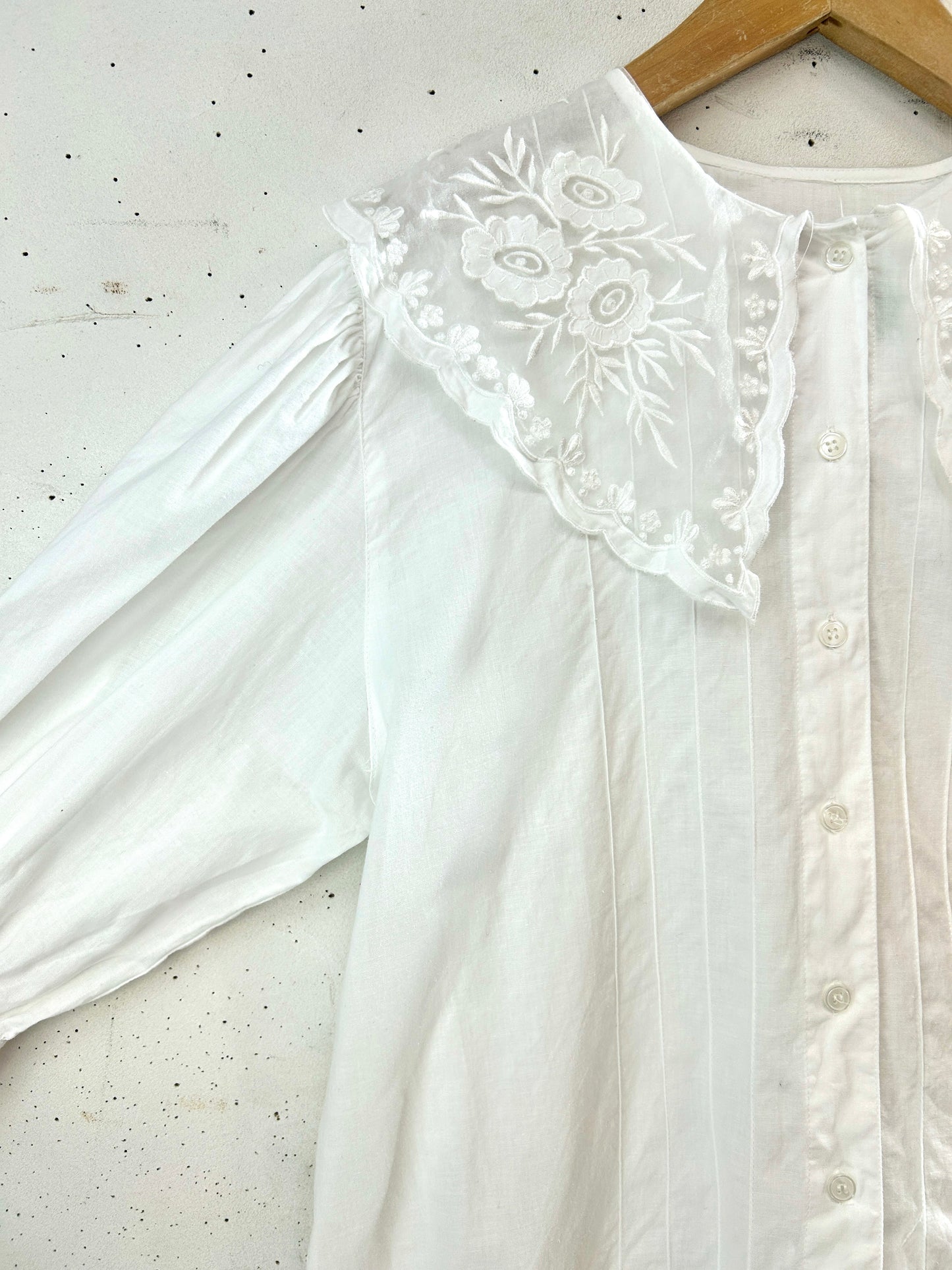 Vintage White Blouse [H33641]