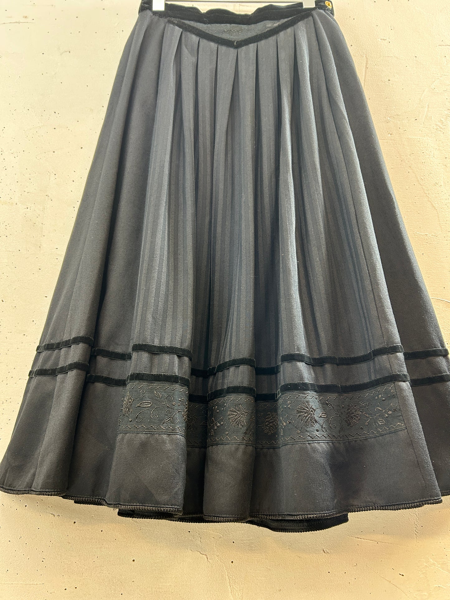 Vintage Tyrol Skirt [I30375]
