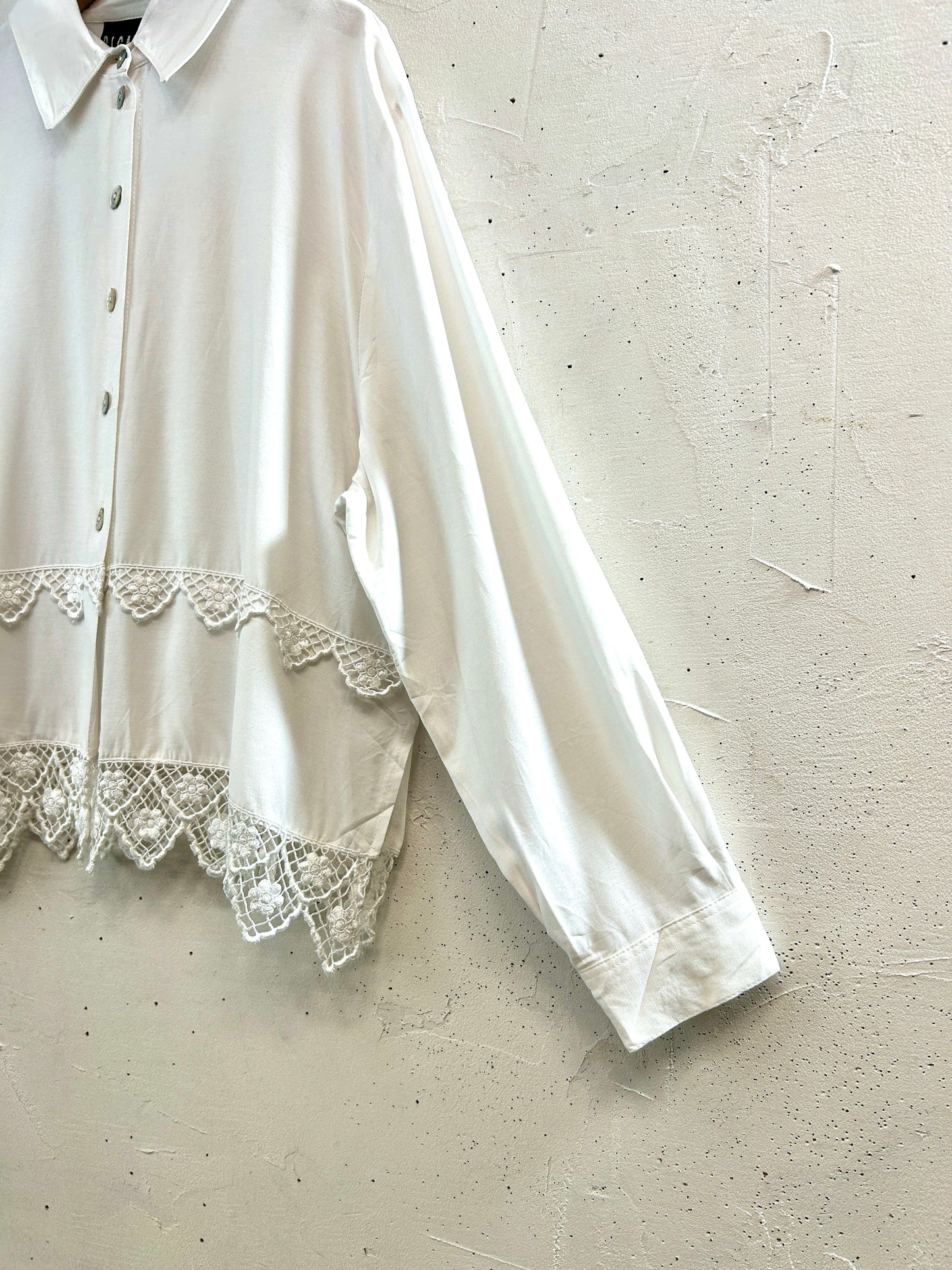 Vintage White Shirt  [L31023]