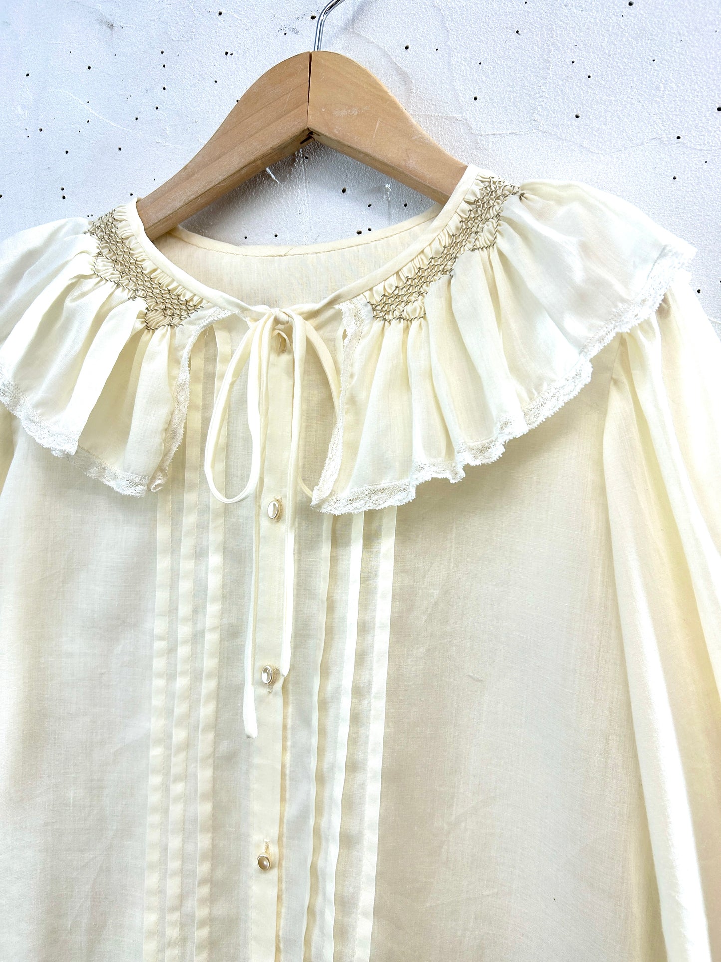 Vintage White Blouse [E32485]