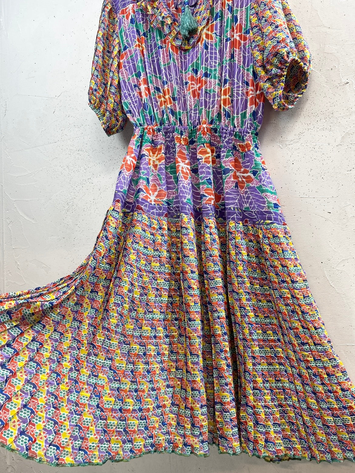 ’80s Vintage Ruffle Dress 〜 Mosaic〜 [D32042]