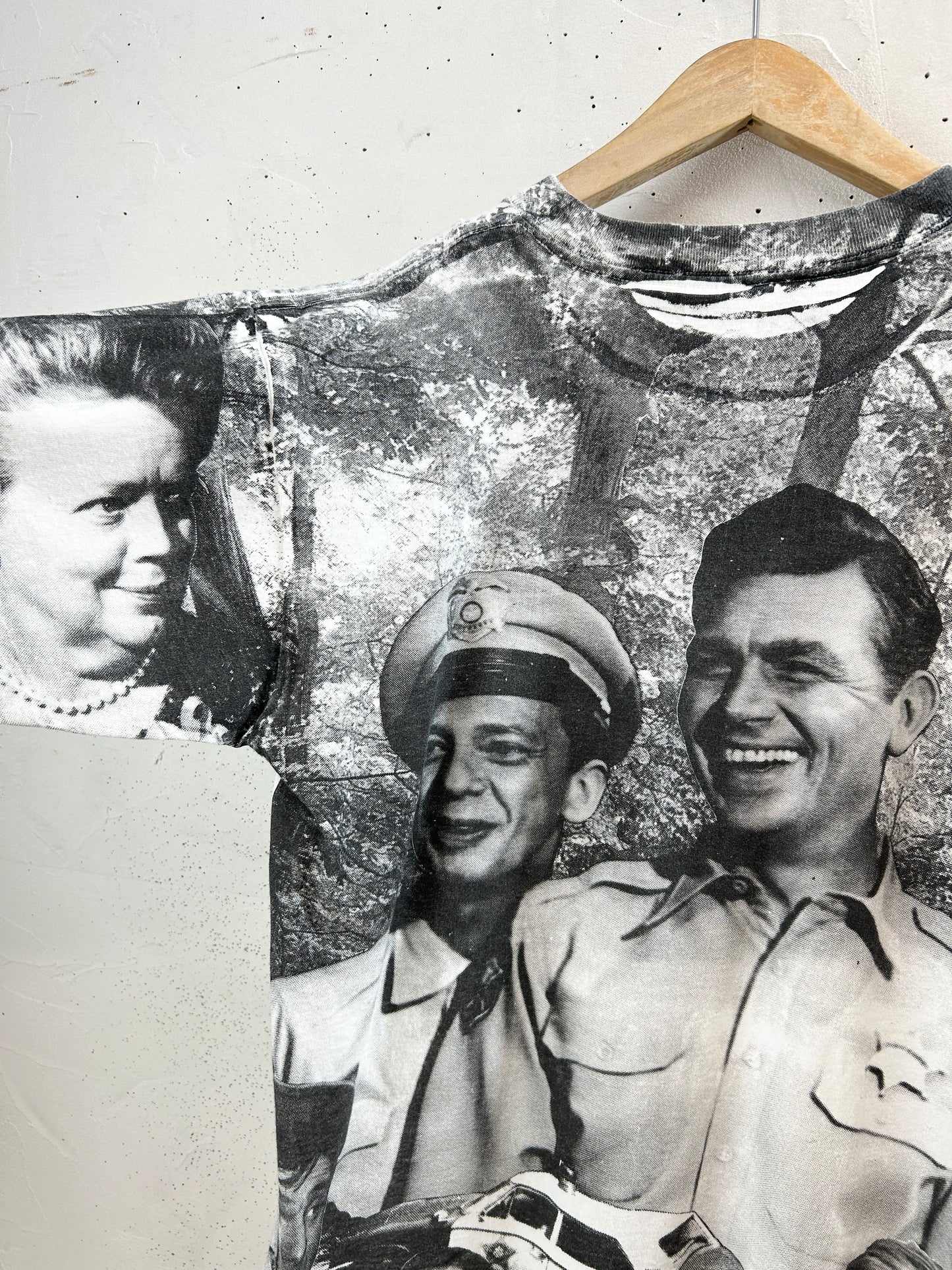 '90s Vintage T-Shirt [G32986]