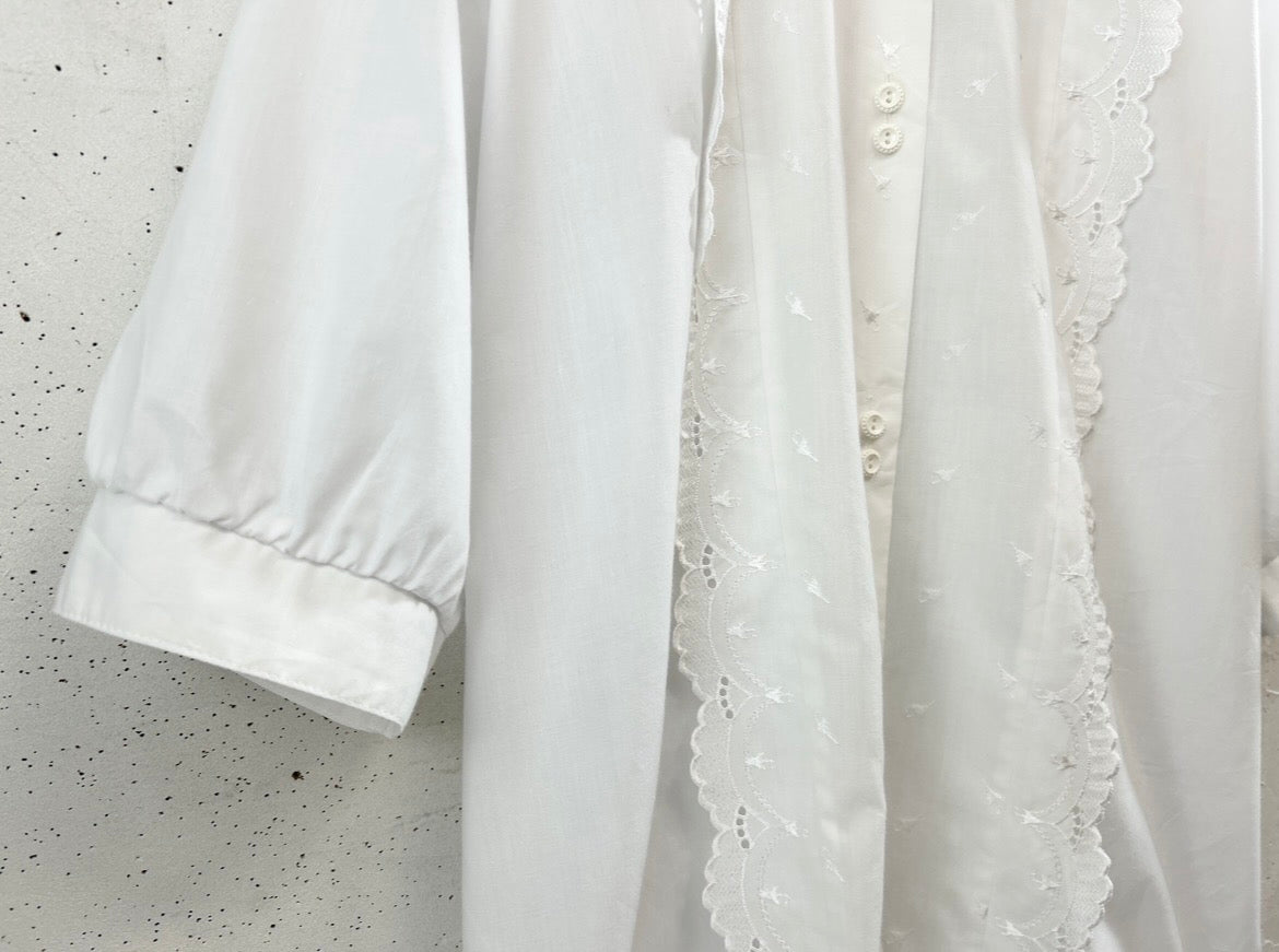 Vintage White Blouse Umbrella Stitch [D32077]