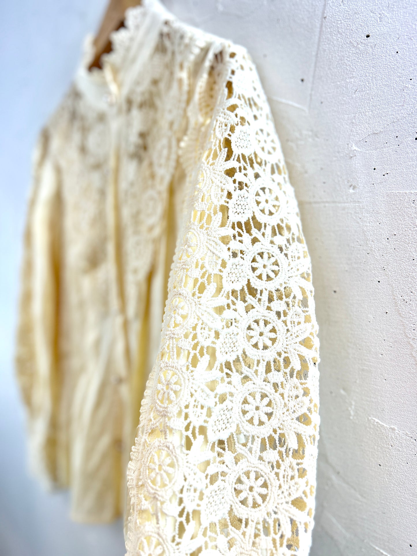 Vintage White Blouse [J30658］