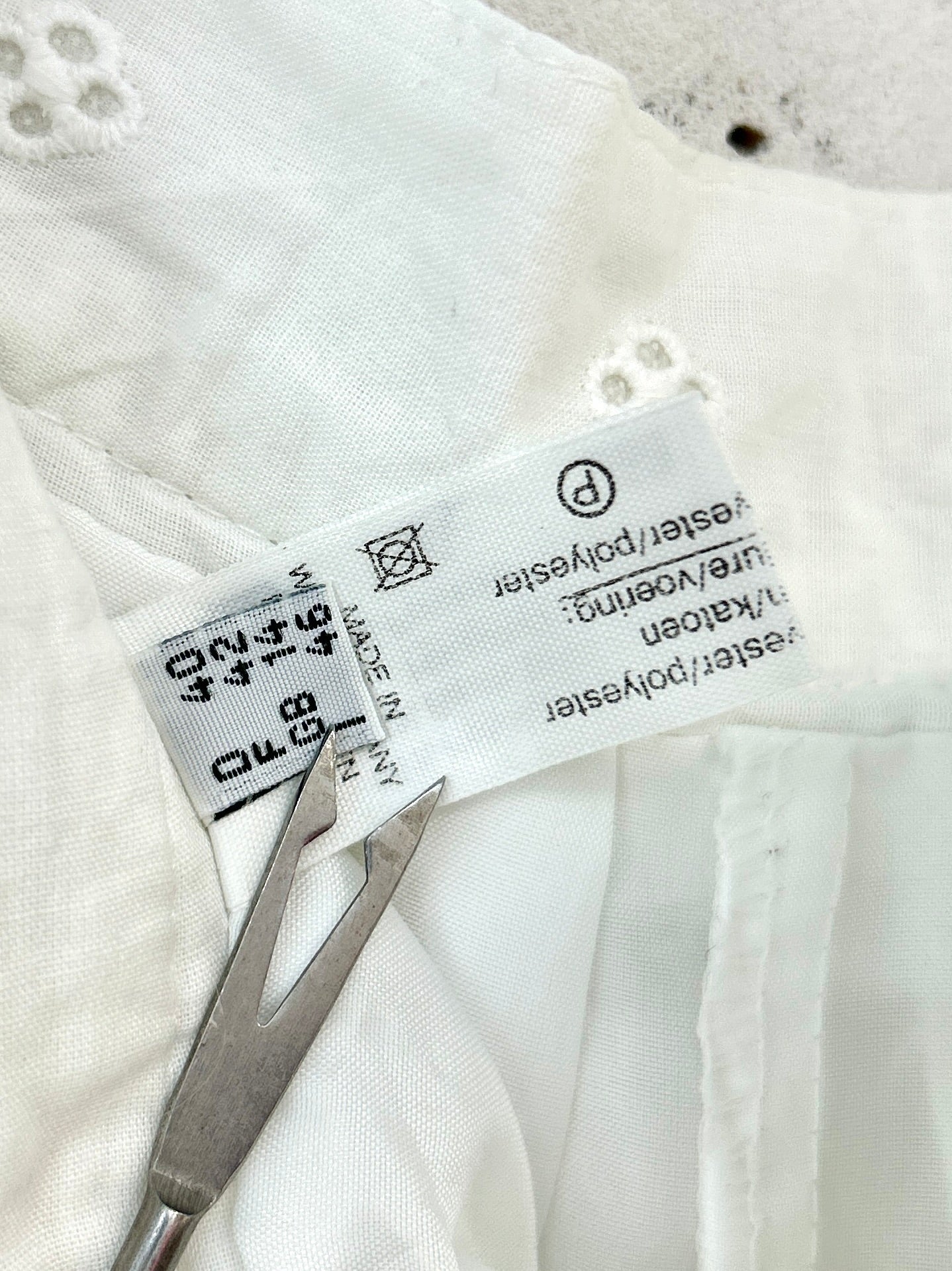 Vintage White Skirt MADE IN WEST GERMANY [A31462]