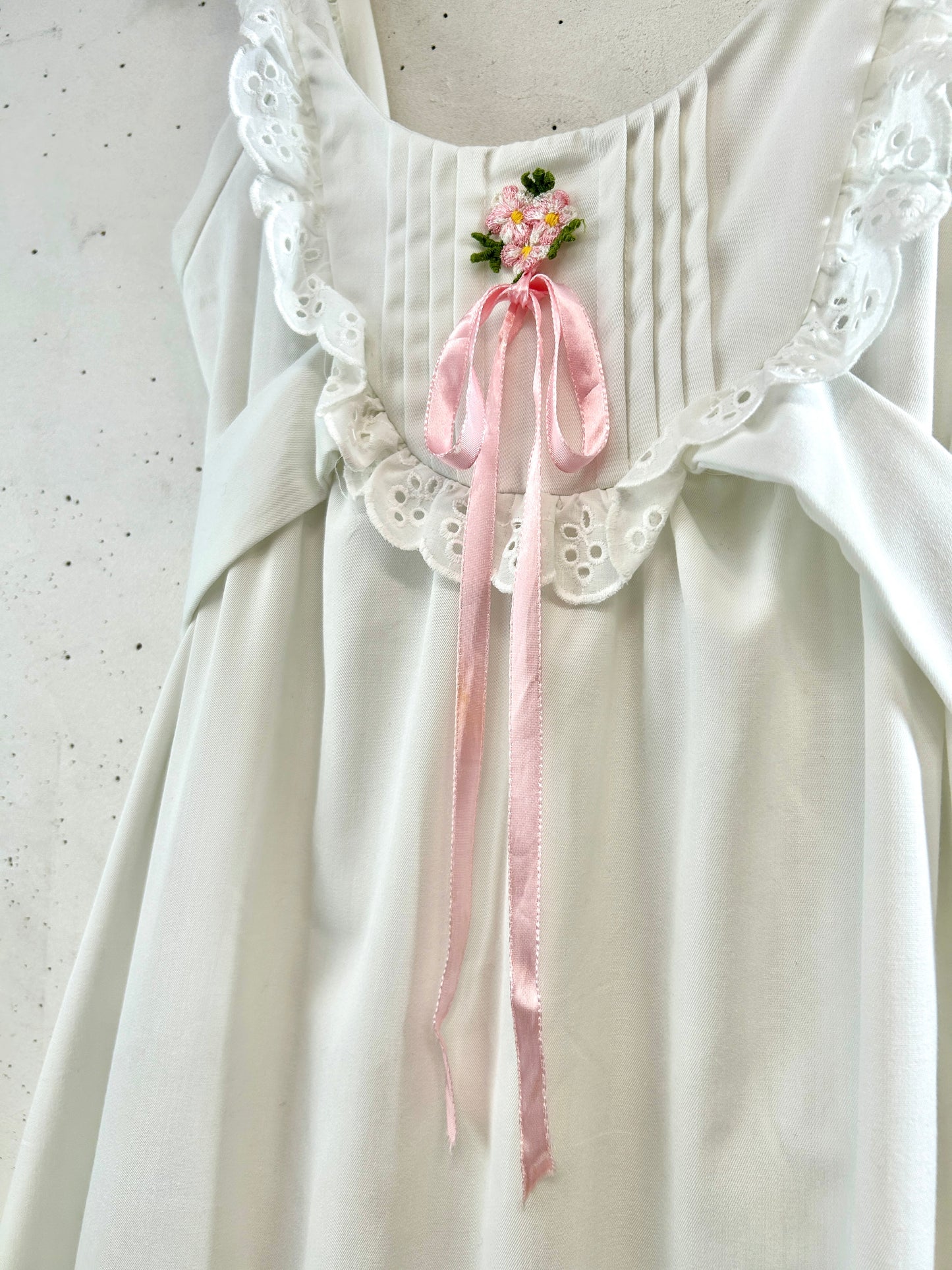 Vintage White Dress [D32141]