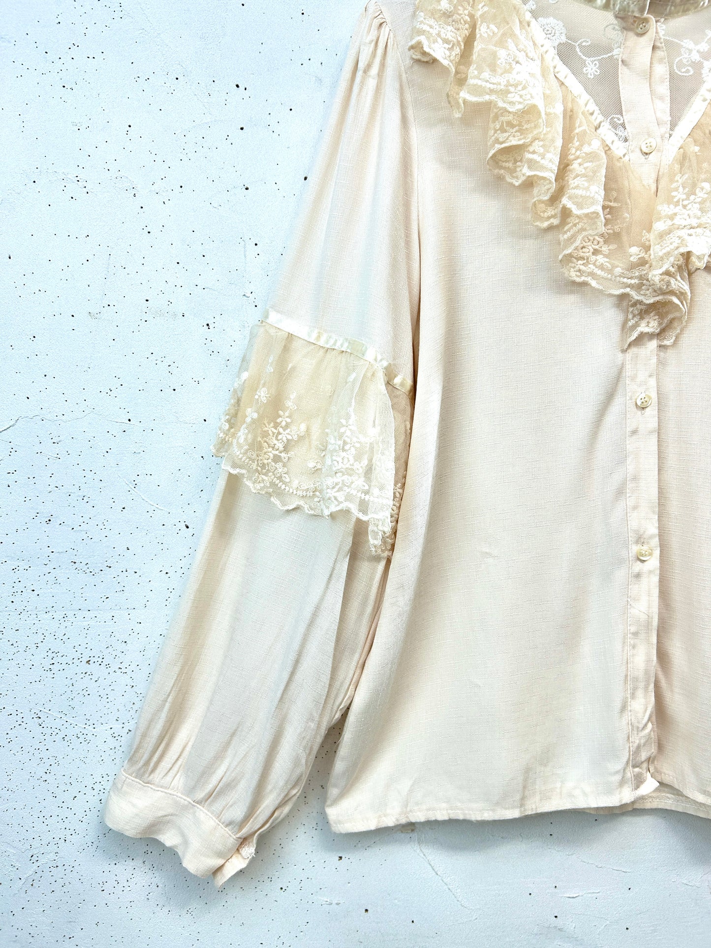 Vintage White Blouse [E32487]