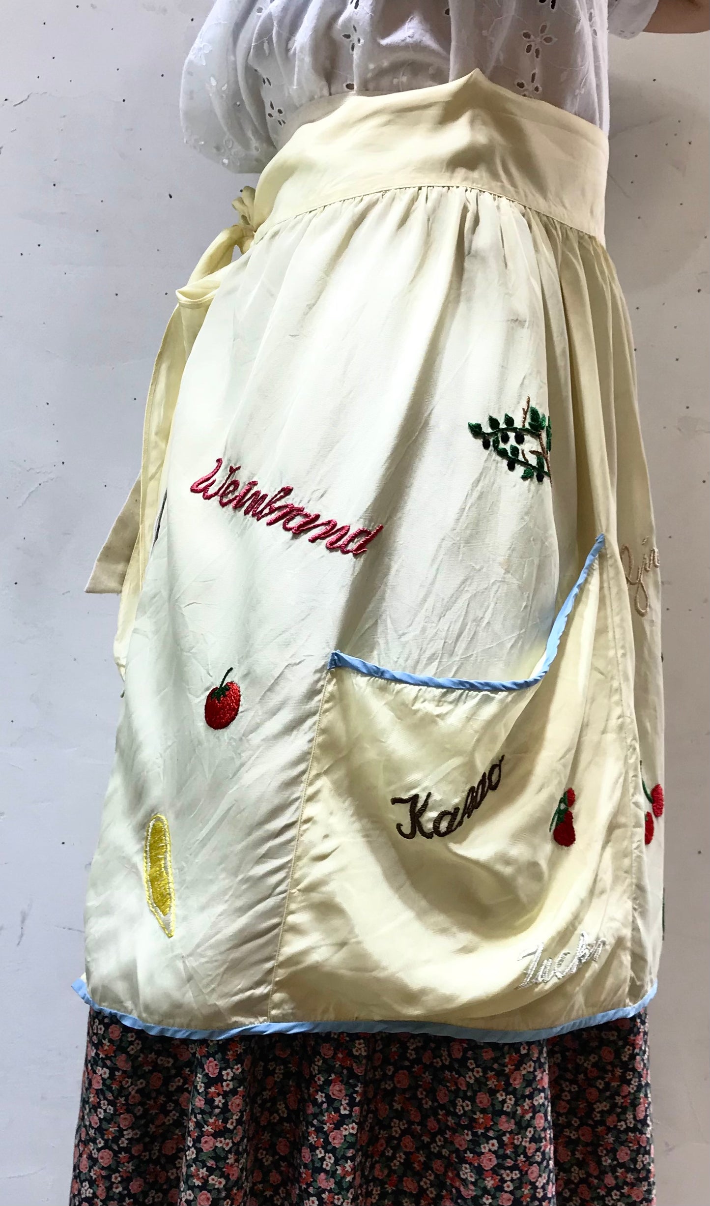 Vintage Apron [G24572]