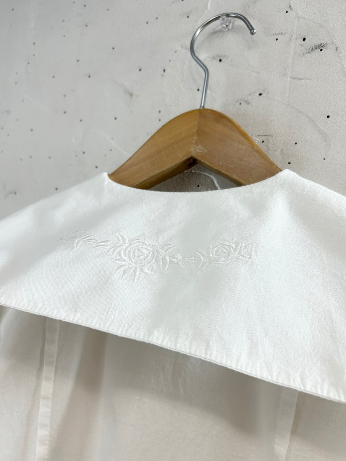 Vintage White Blouse [E32318]