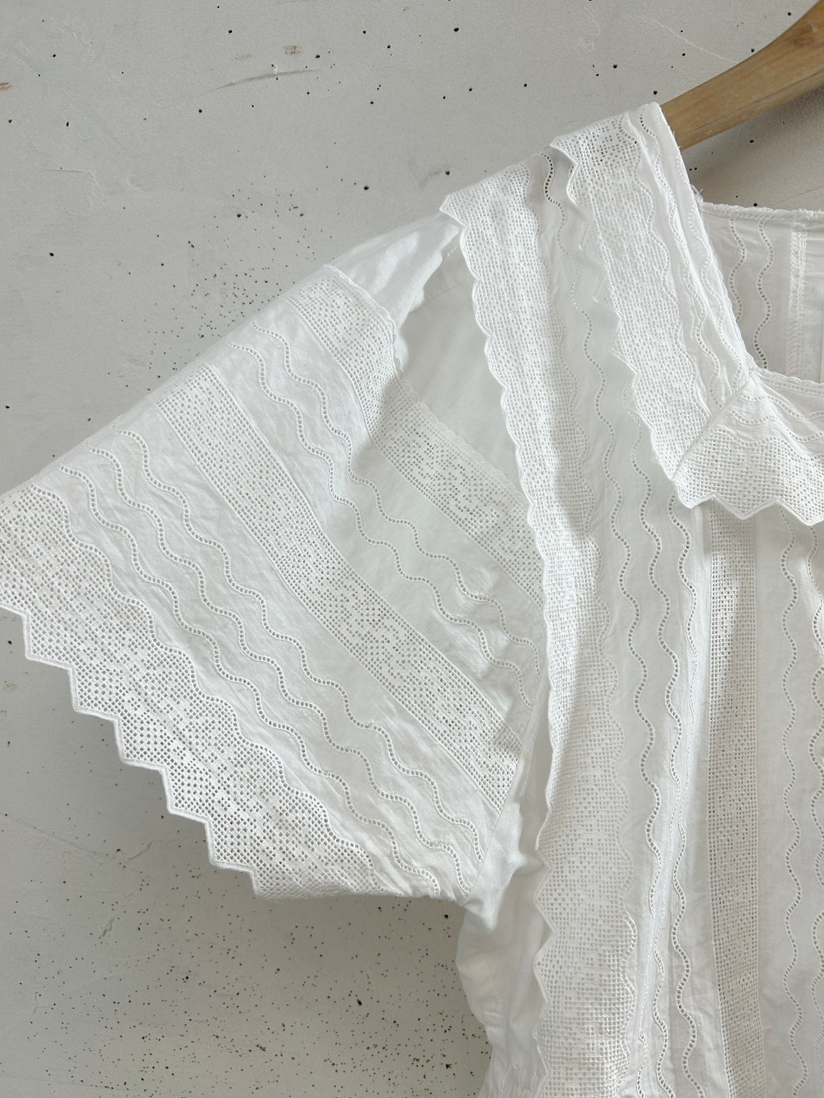 Vintage White Blouse [J34318]