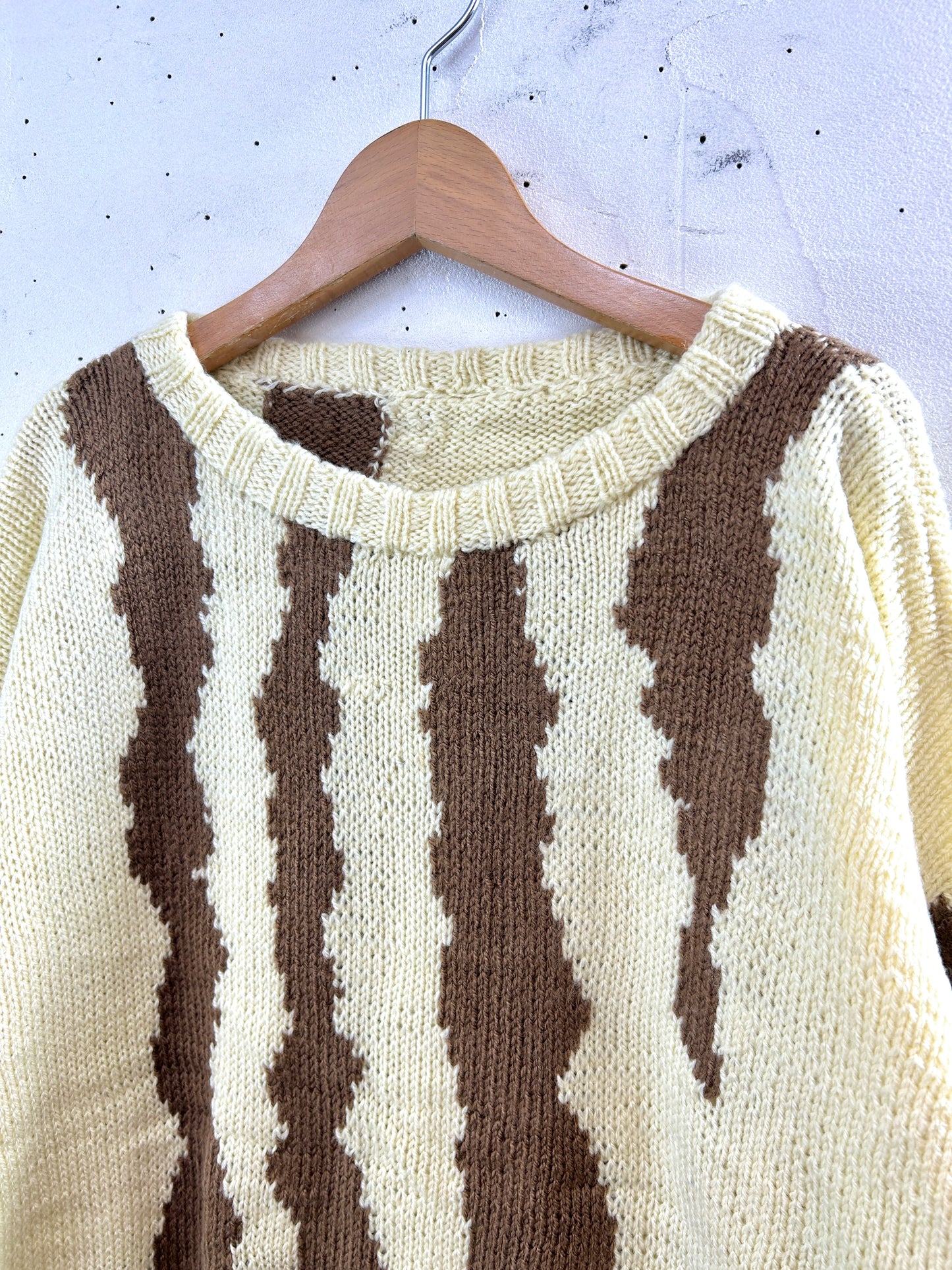 Vintage Hand Knit Sweater [J30522]