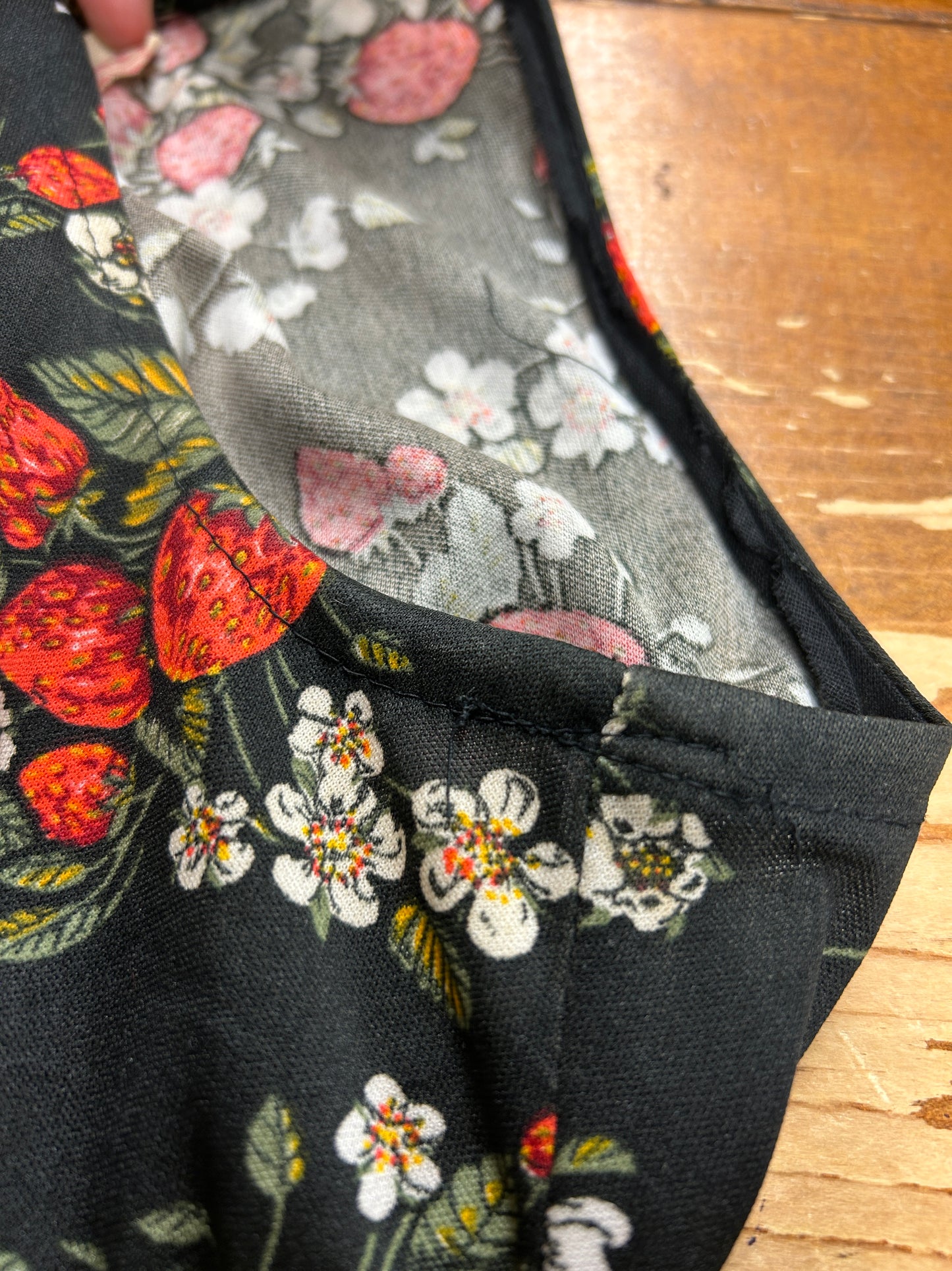 Vintage Strawberries Dress [H30912]