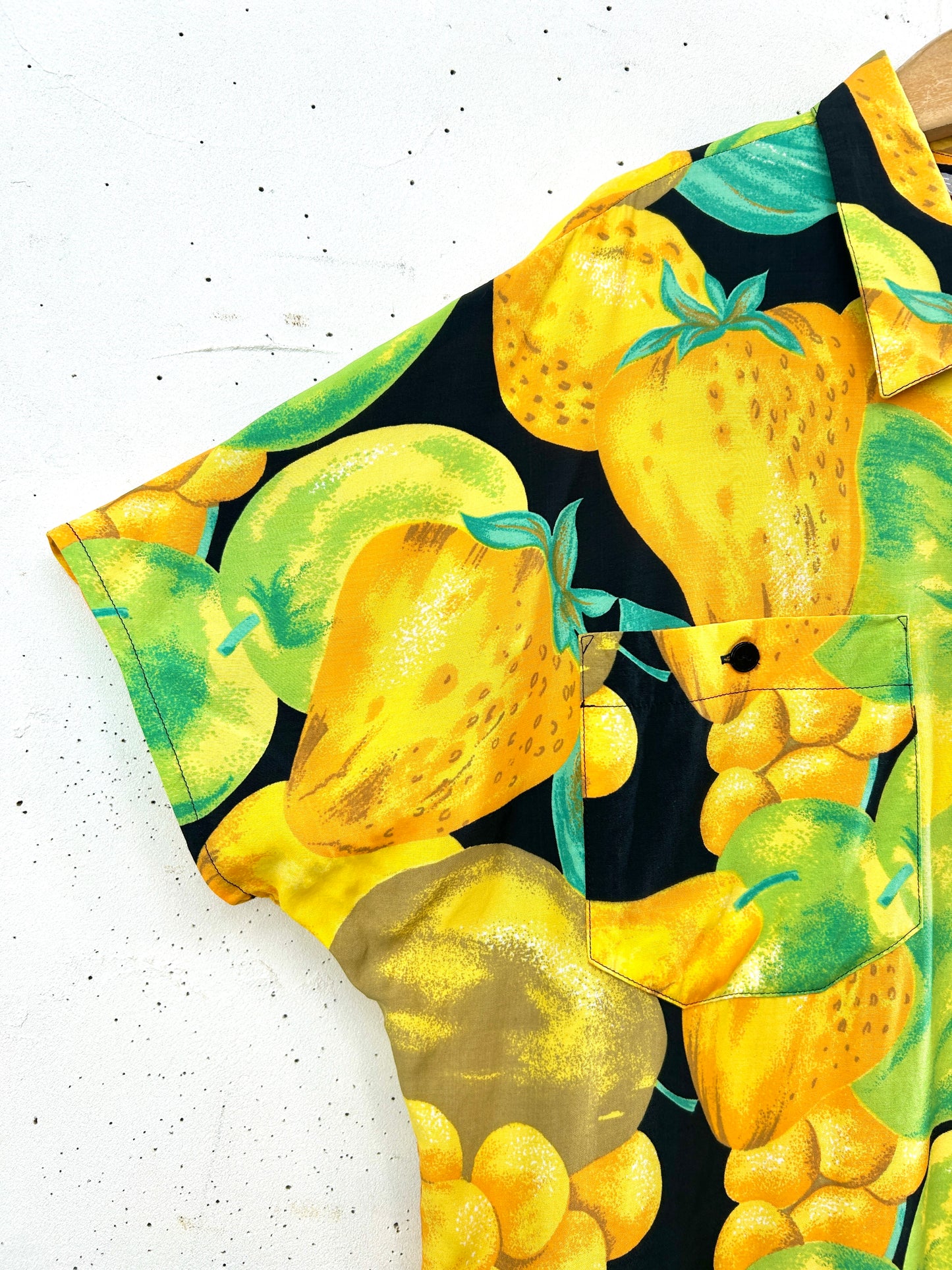 Vintage Fruit Shirt [G33200]