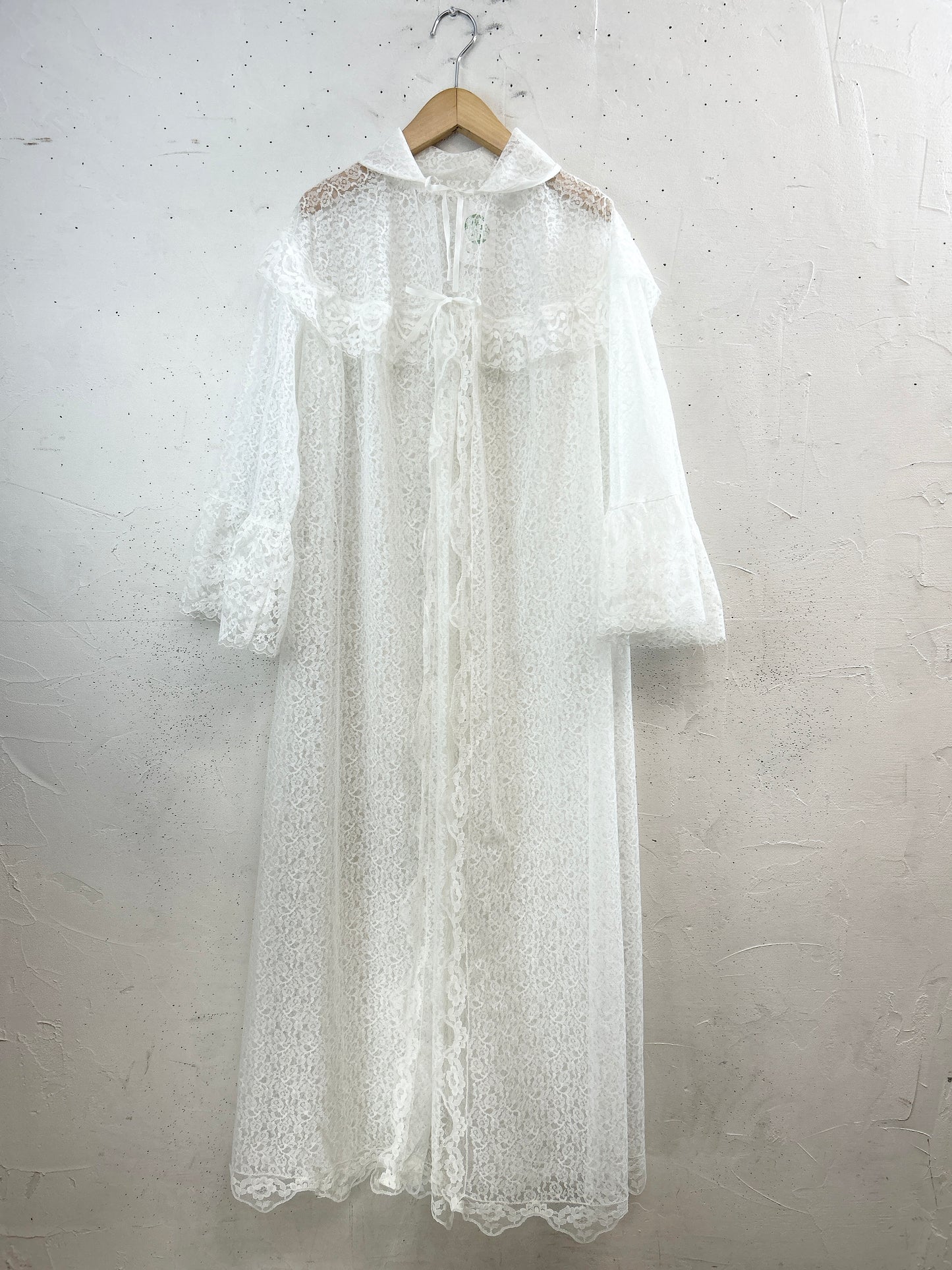 Vintage Lace Gown [C31745]