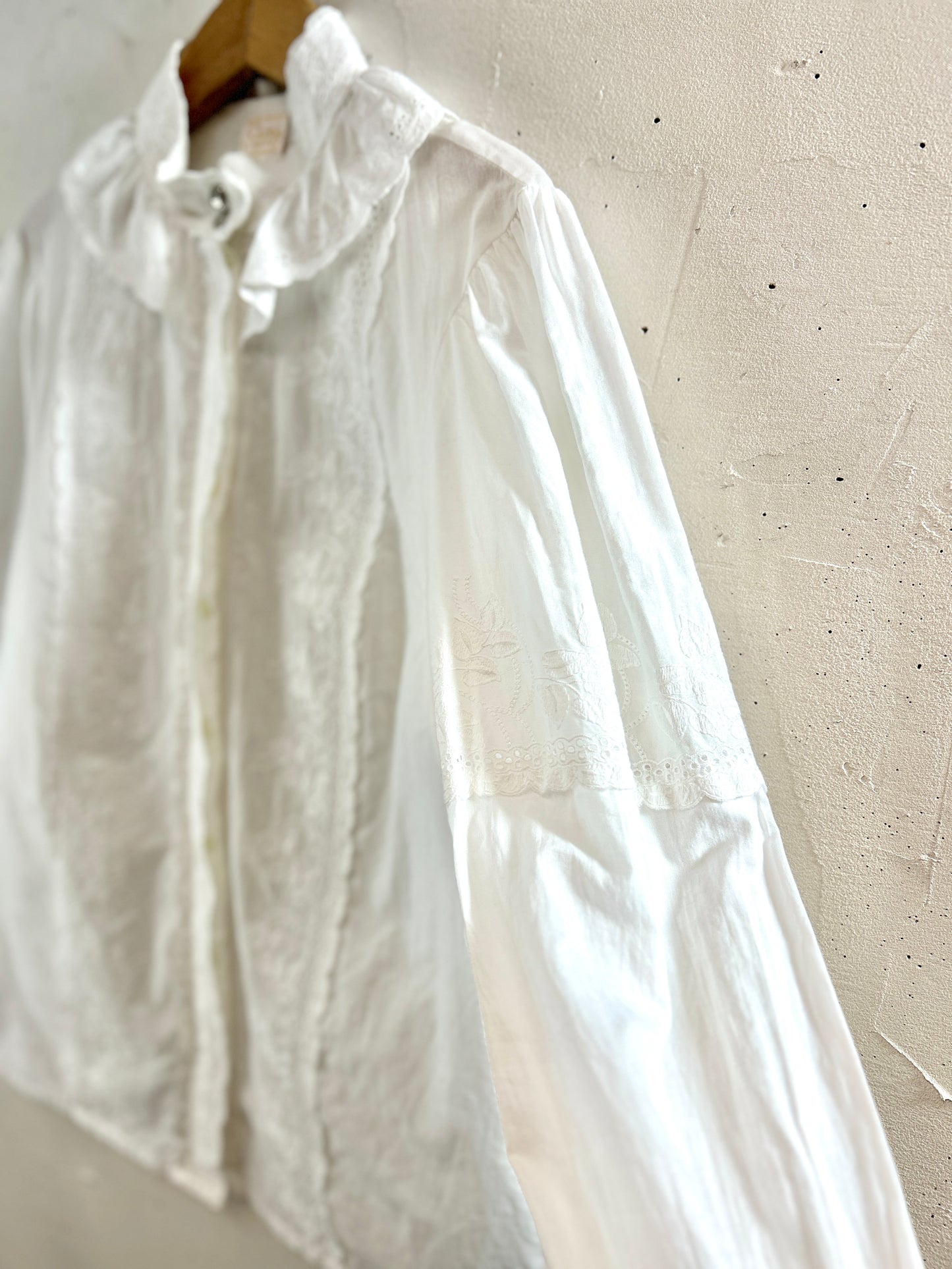 Vintage White Blouse [J30657］