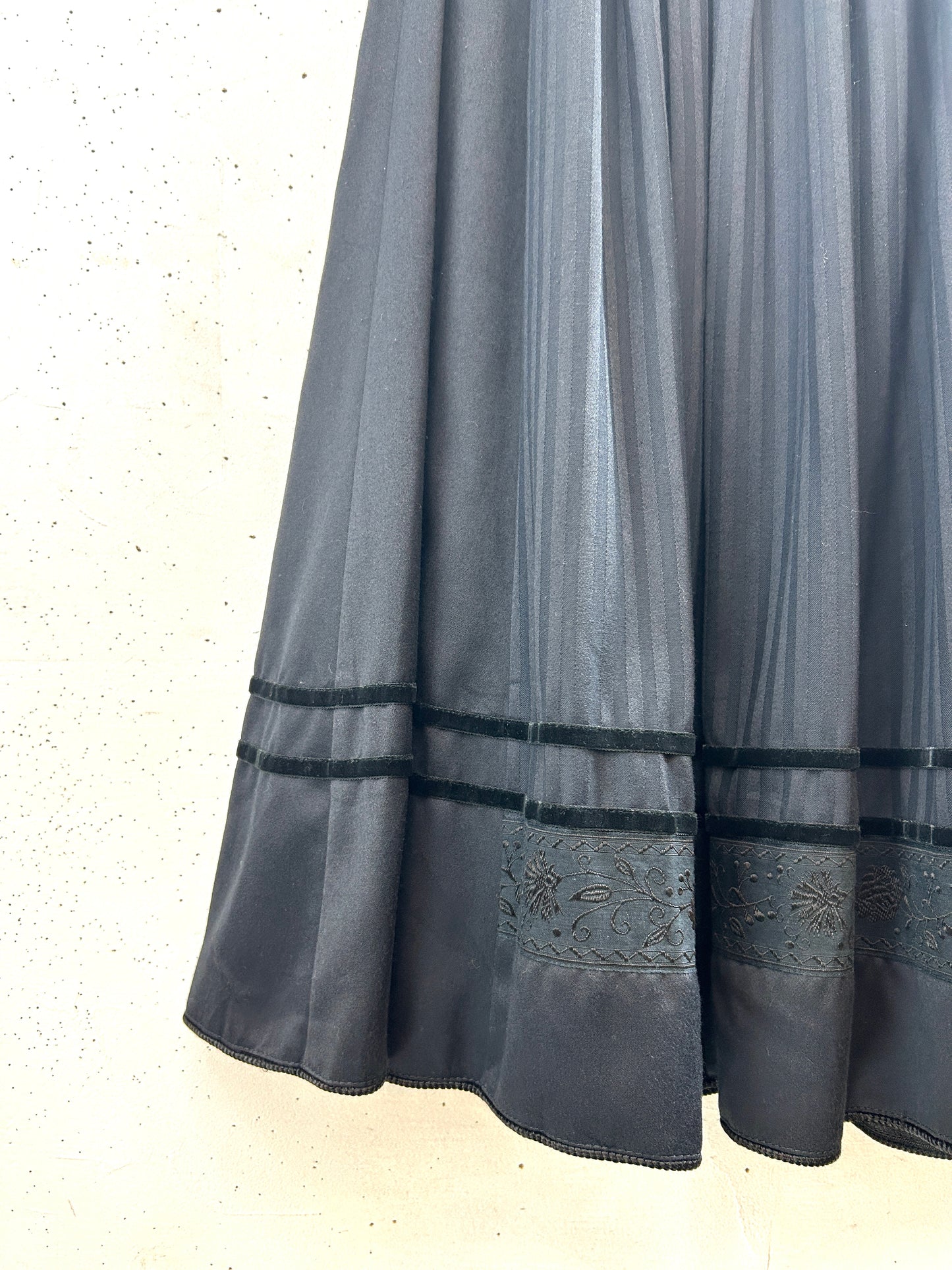 Vintage Tyrol Skirt [I30375]