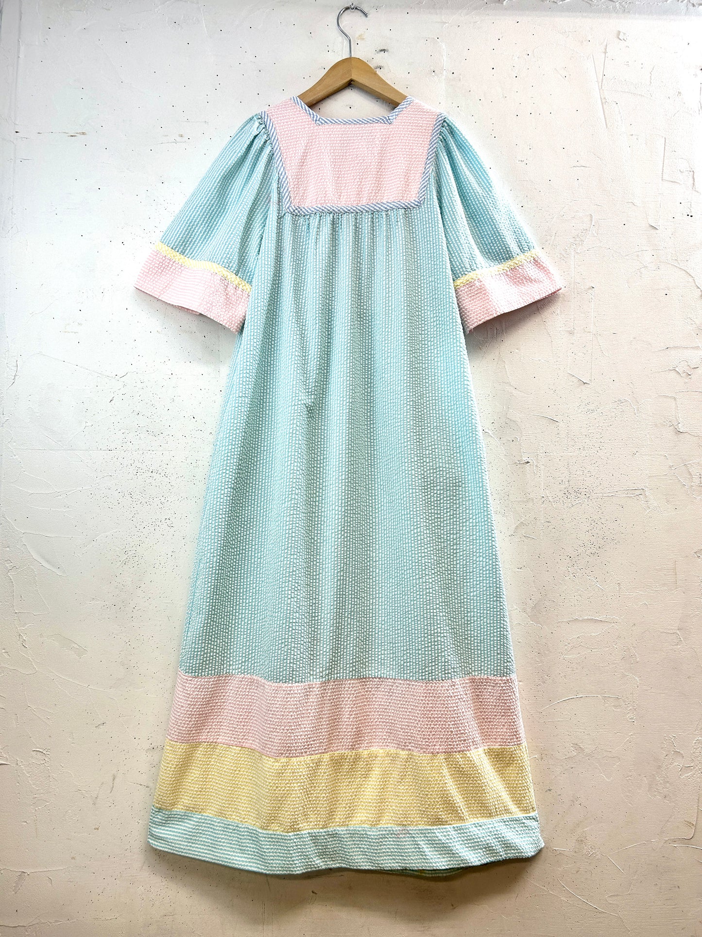 '70s Vintage Dress [E32393]