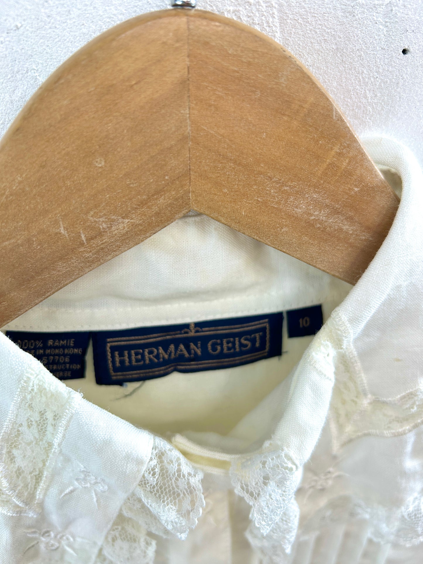 Vintage White Blouse [D32382]