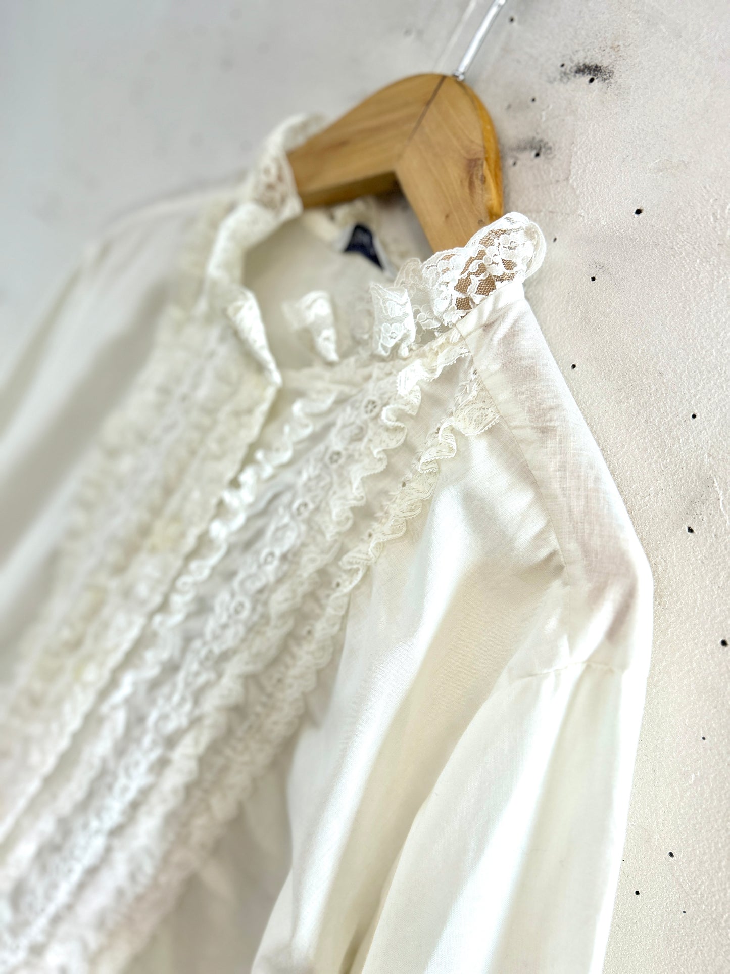 Vintage White Blouse [B31686]