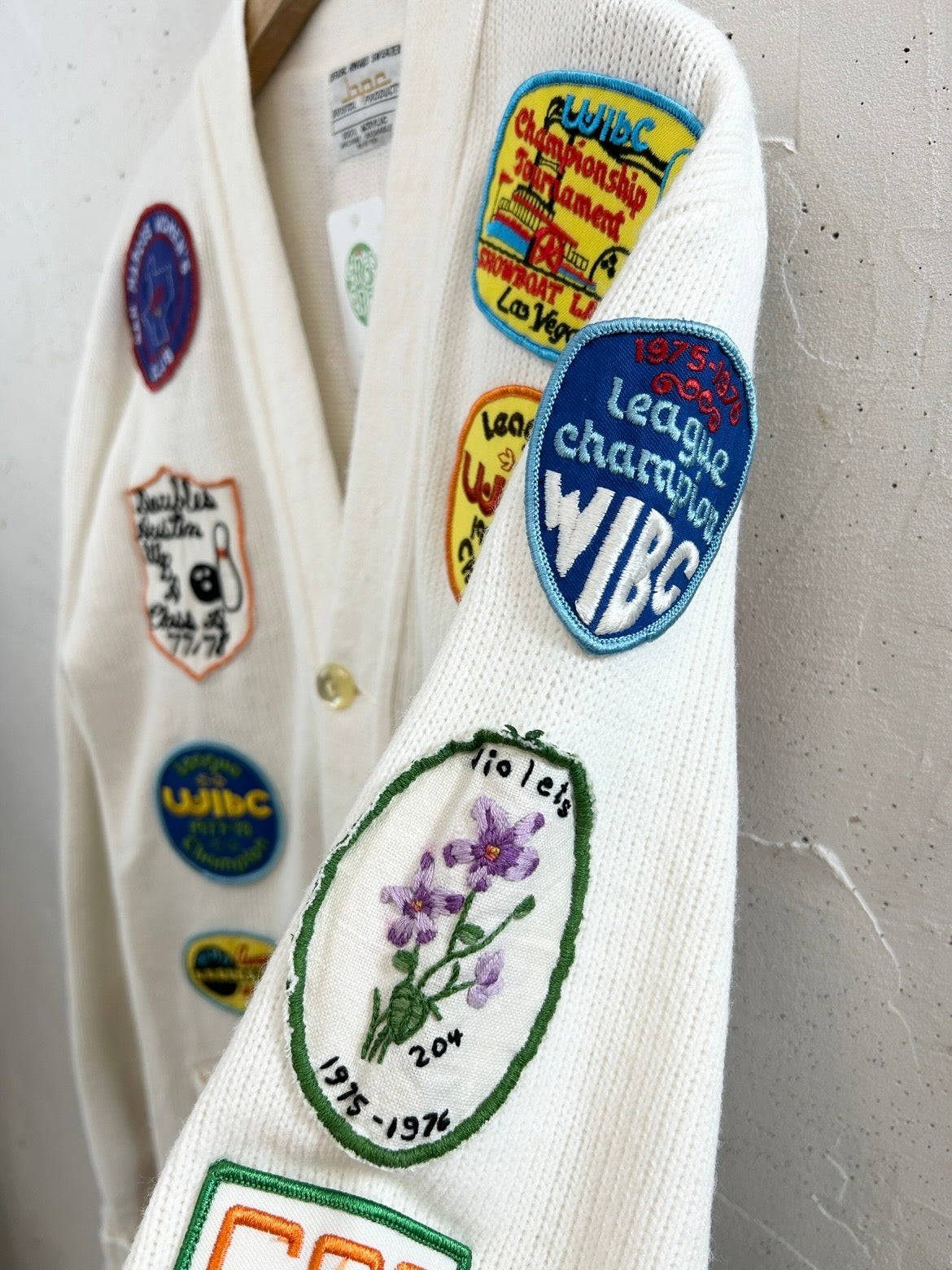 '70s Vintage Patch Cardigan [D32074]