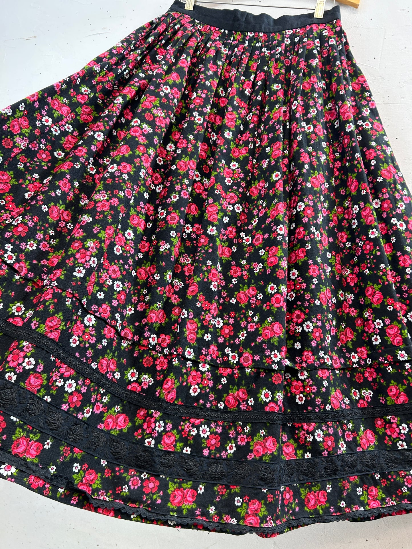 Vintage Tyrol Skirt  [A31337]