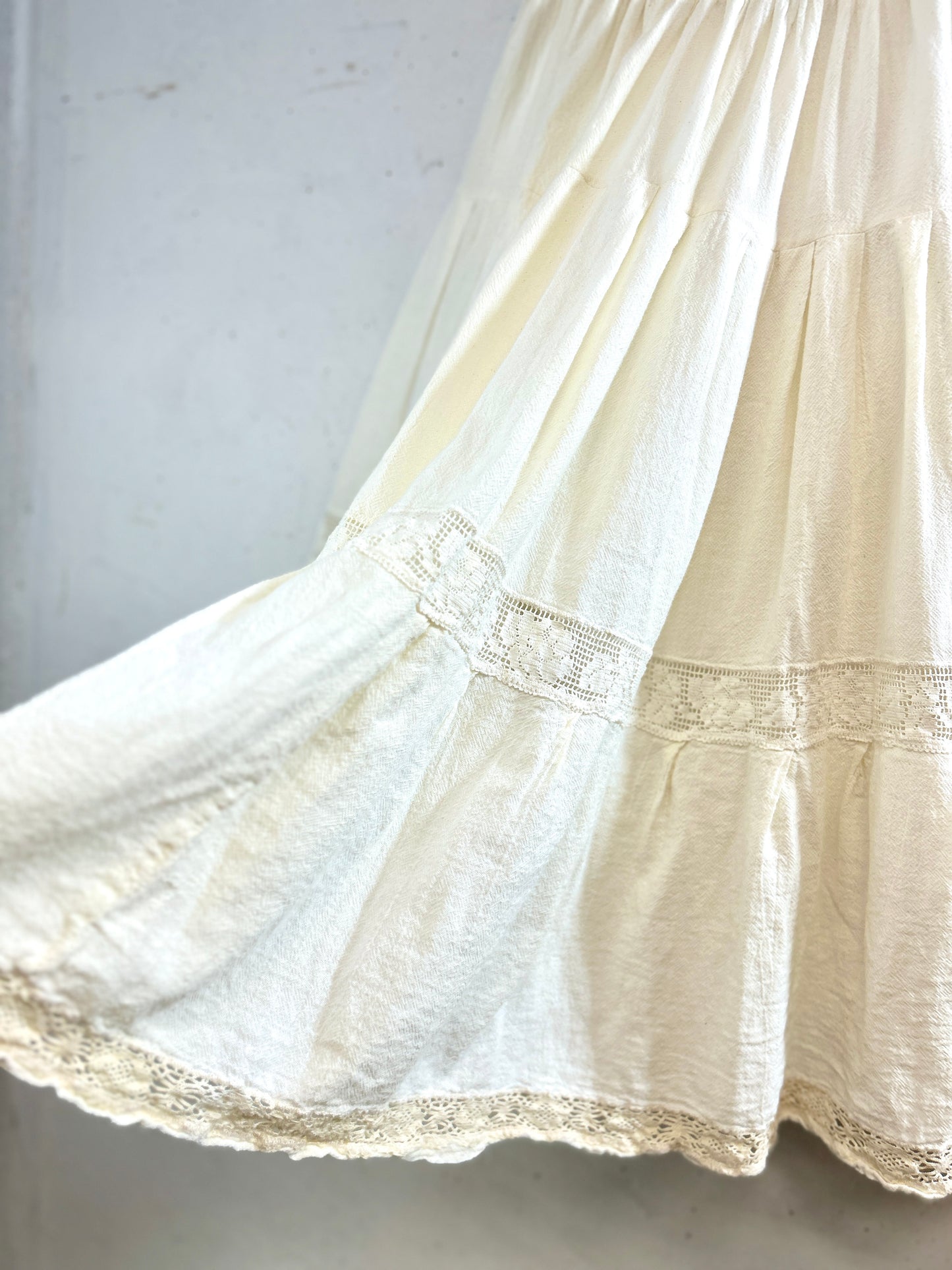 Vintage White Skirt [B31682]