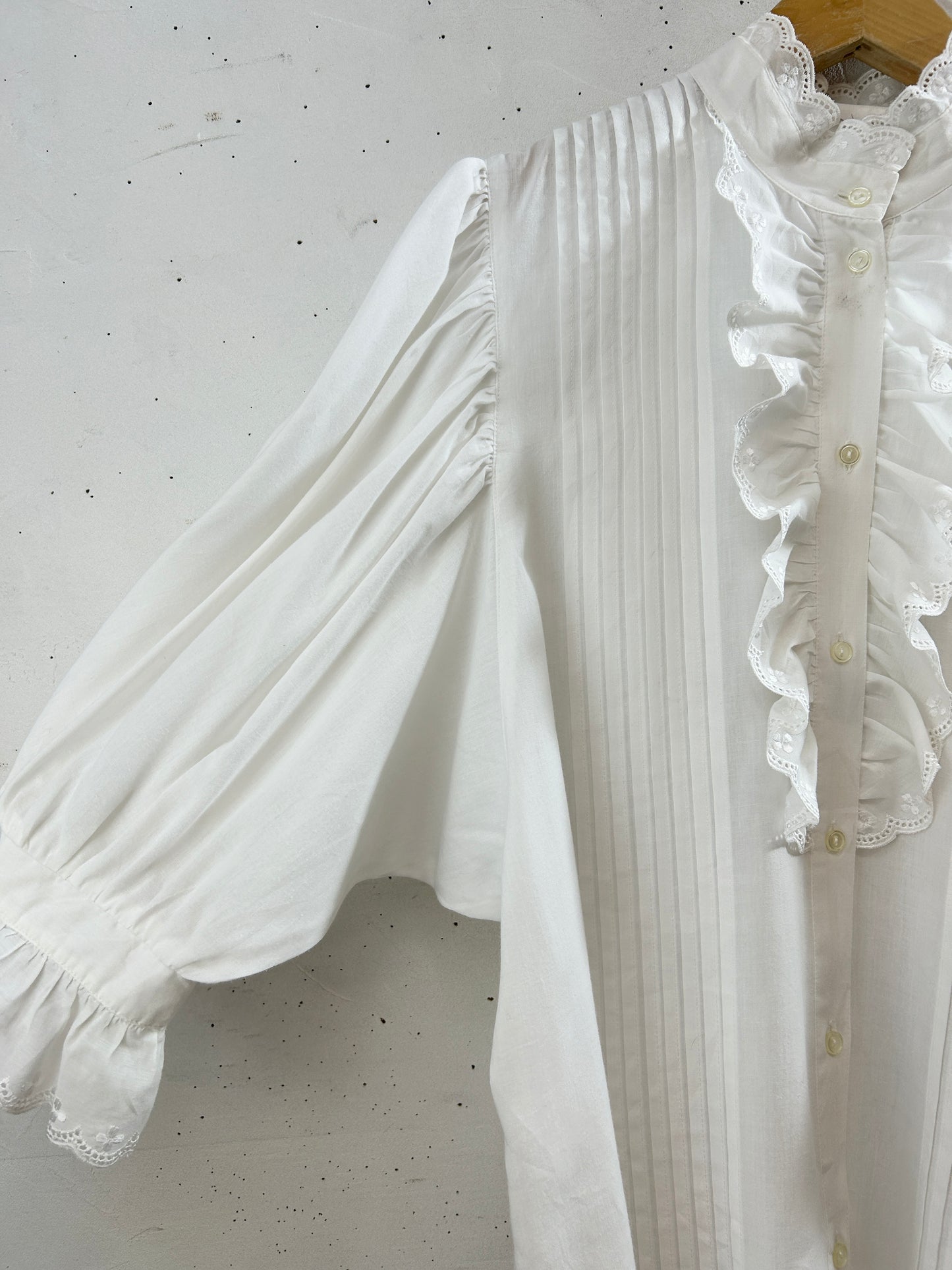 Vintage White Blouse [H30786]