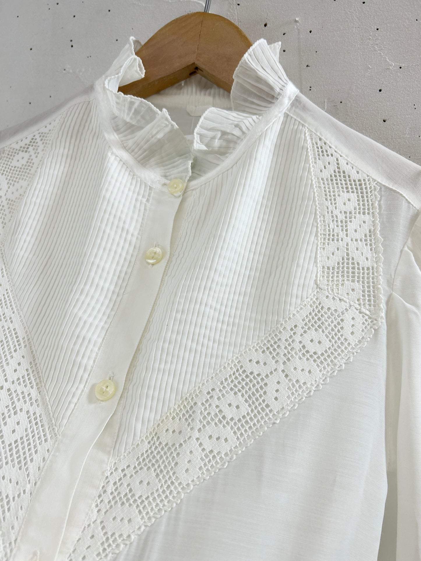 Vintage White Blouse [F32615]