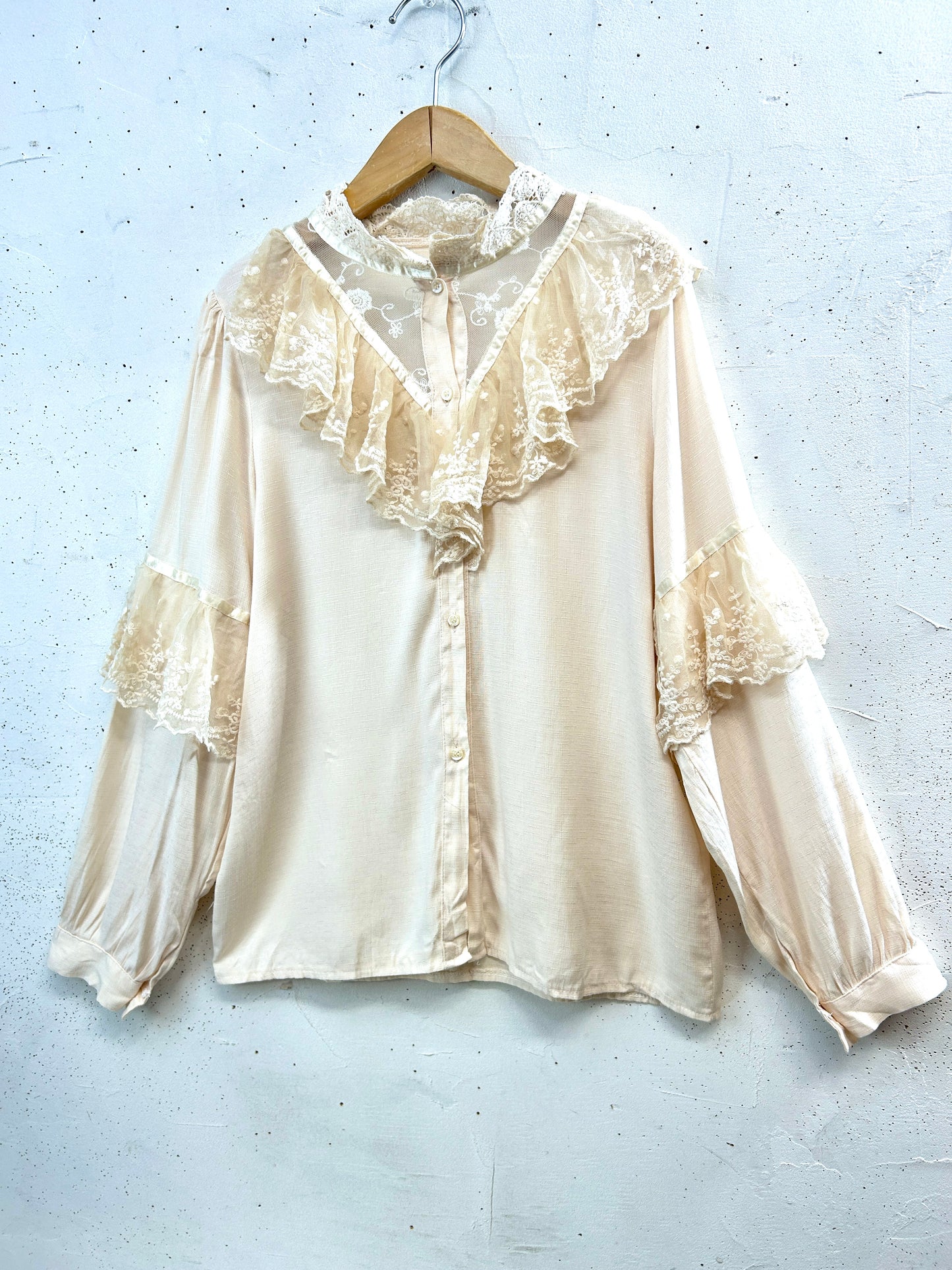 Vintage White Blouse [E32487]
