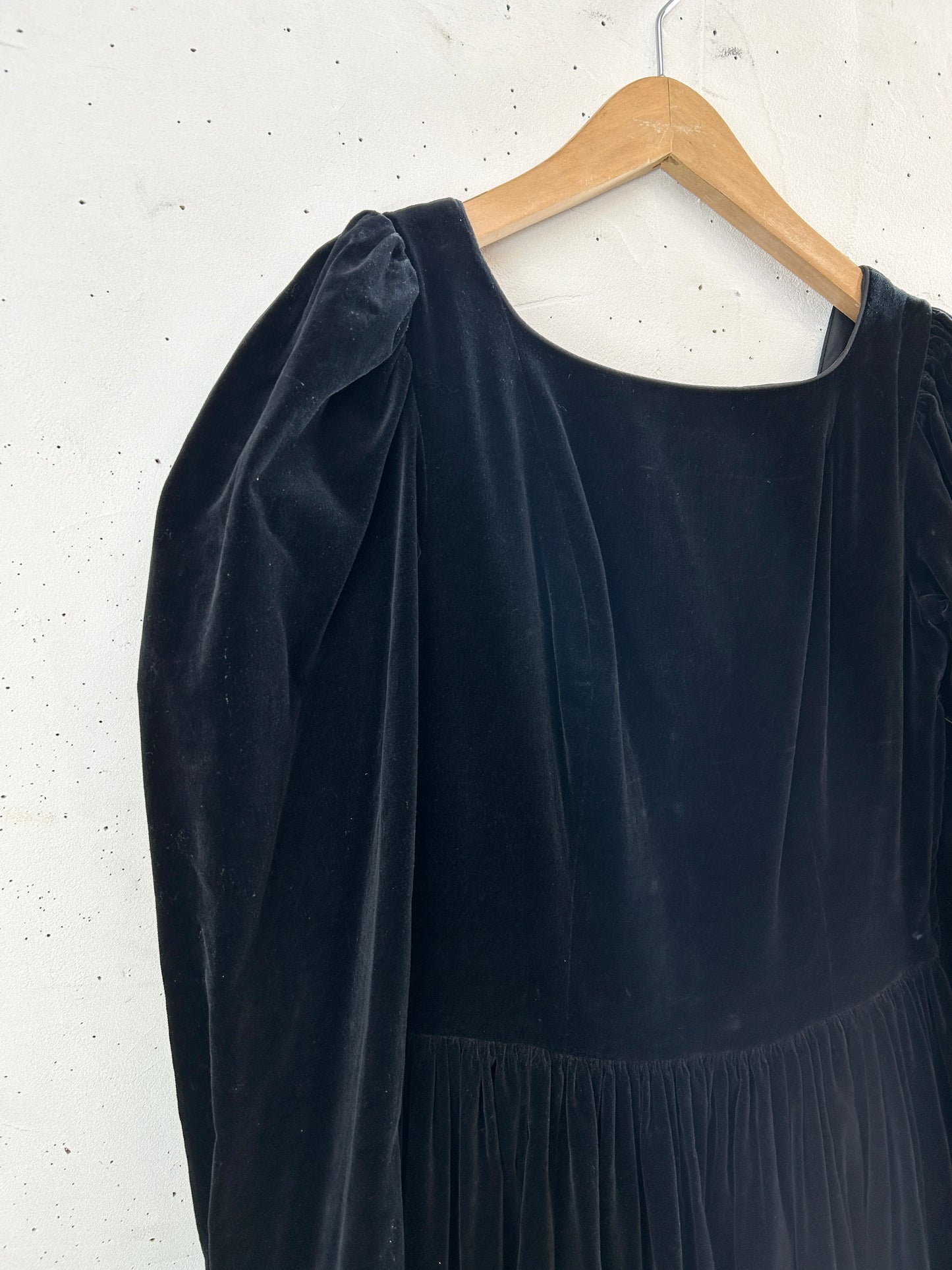 Vintage Velour Dress 〜Laura Ashley〜 [J30666]