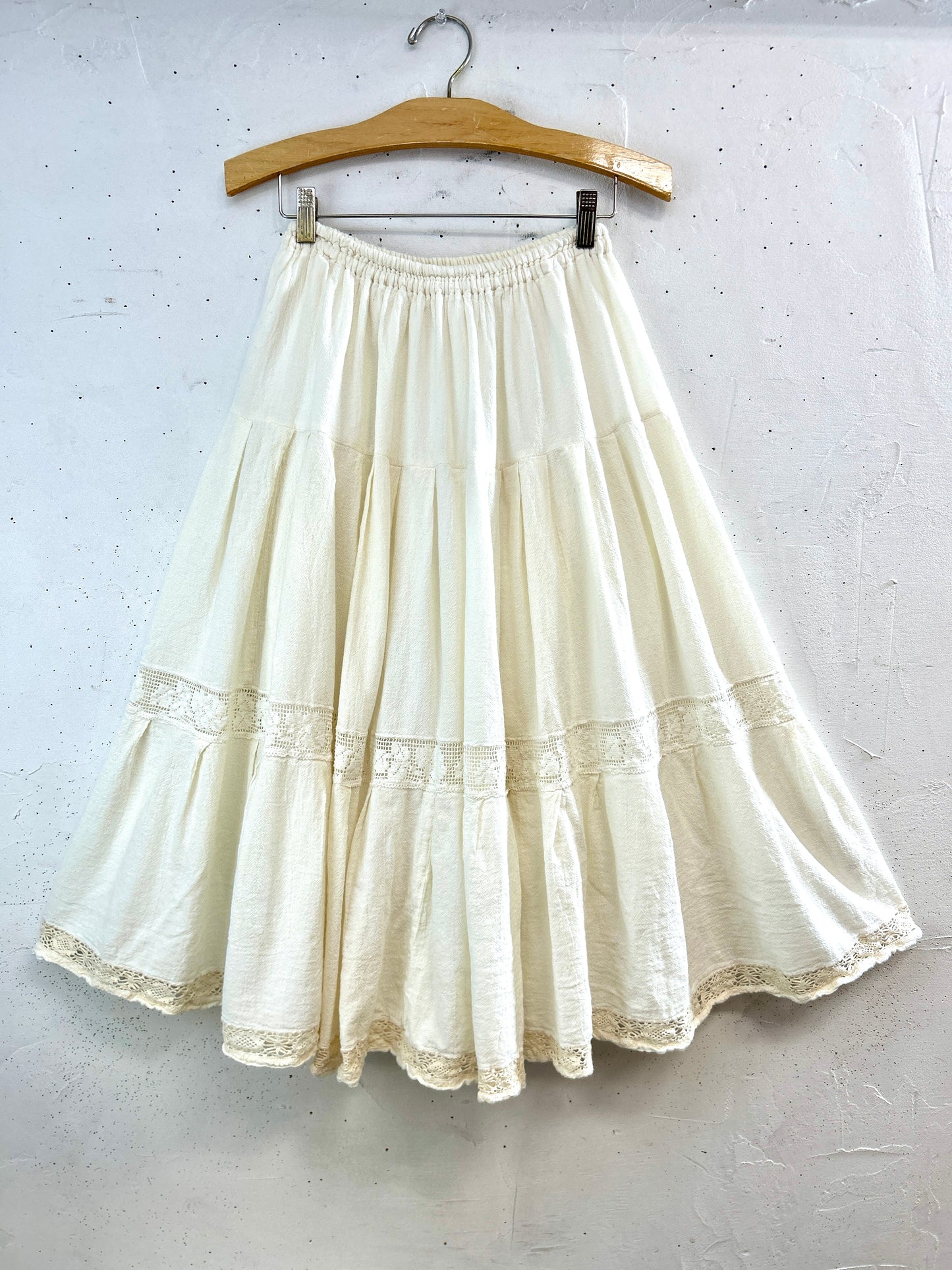 Vintage White Skirt [B31682]