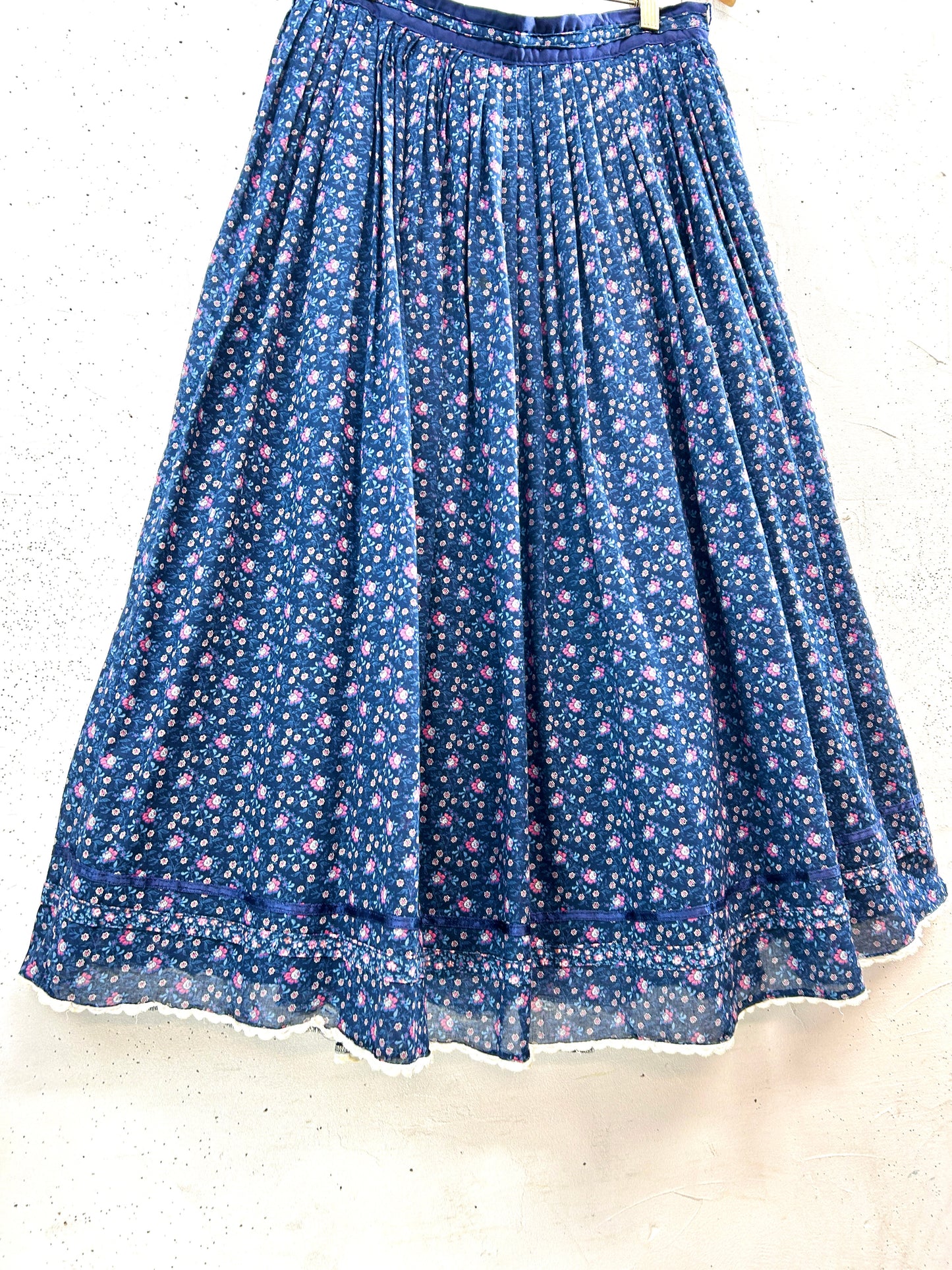 Vintage Skirt [A31452]