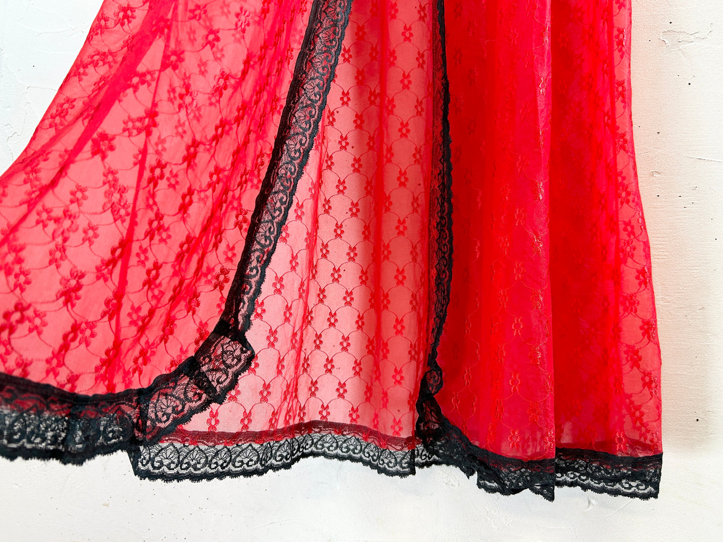 Vintage Gown [H30907]