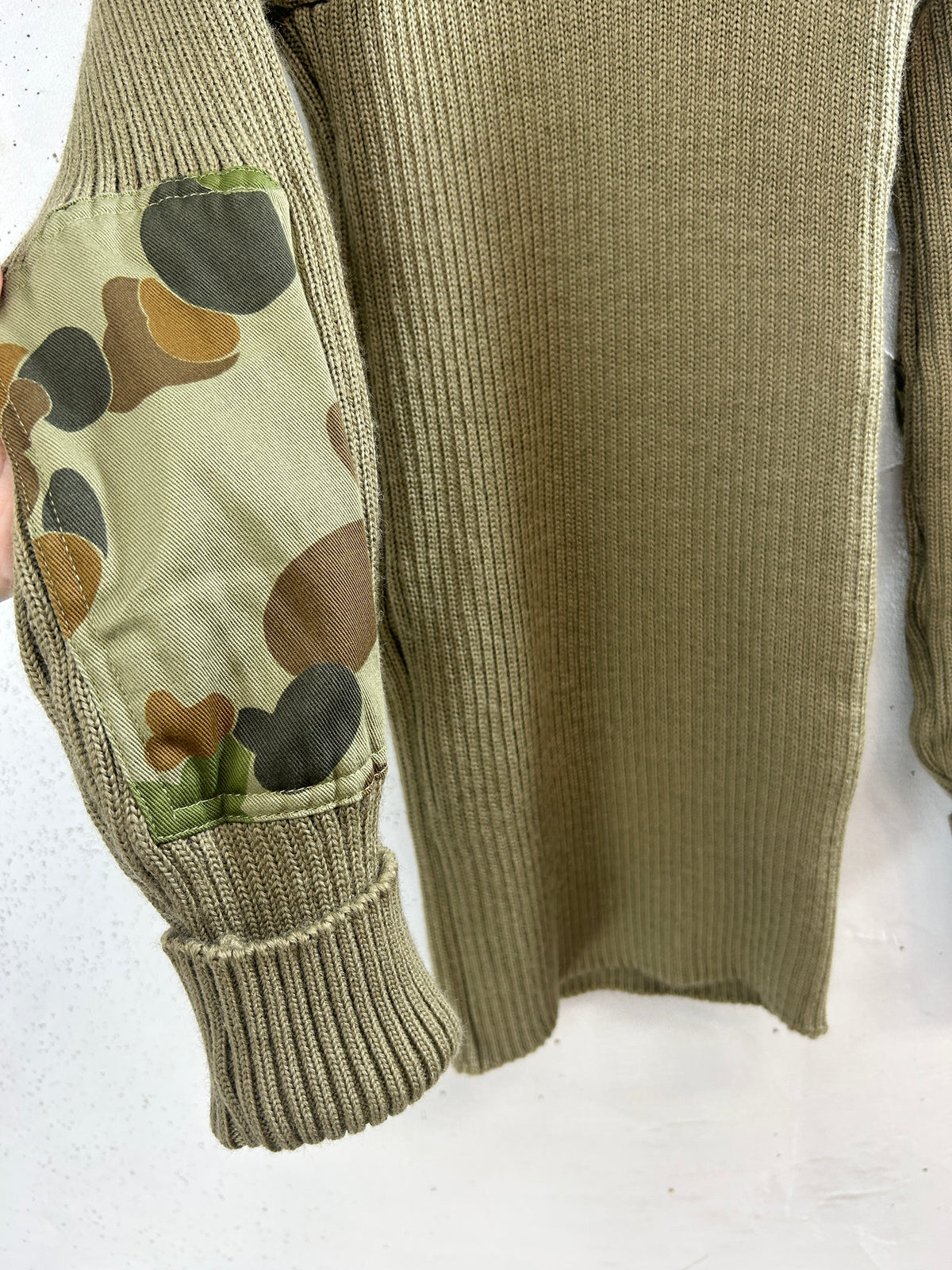 Vintage Knit Sweater 〜Australian Army〜 [J34159]