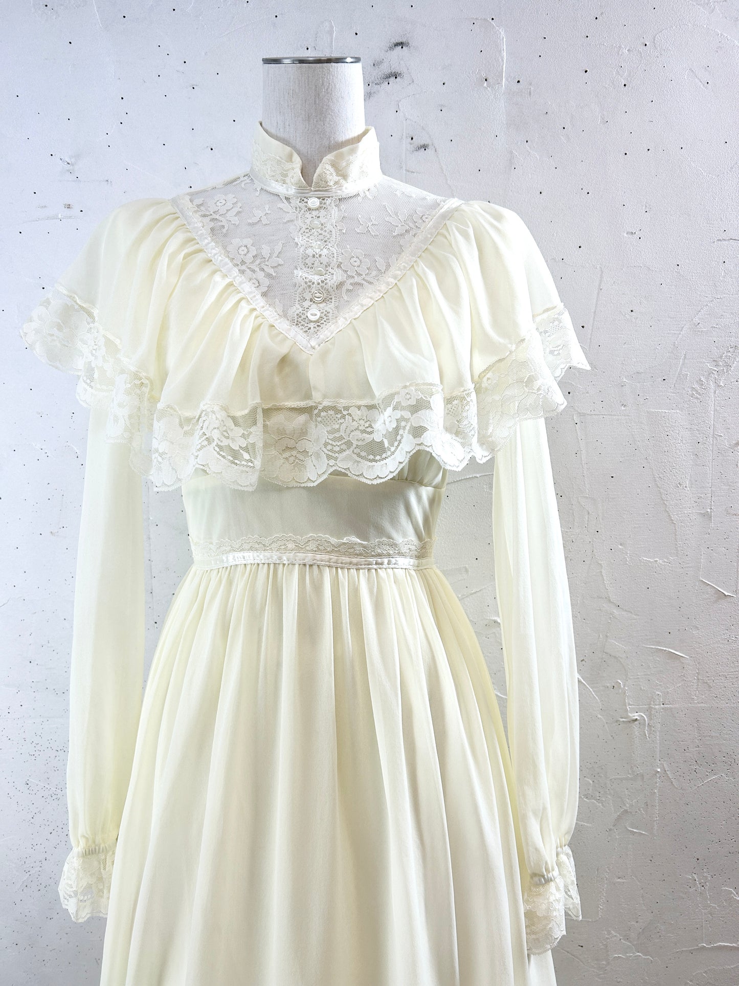 Vintage White Lace Dress [K30816]