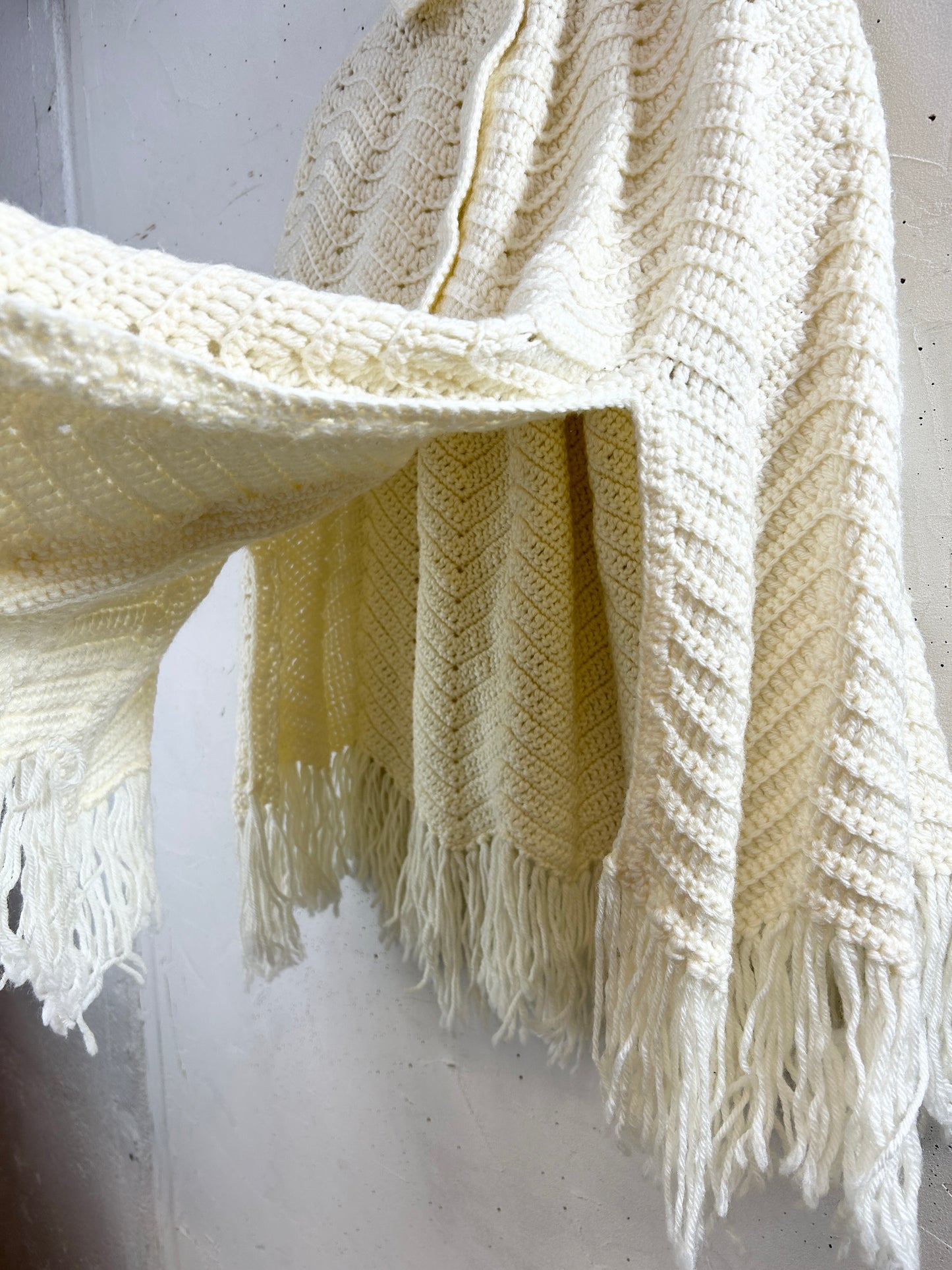 Vintage Knit Poncho [J30570]