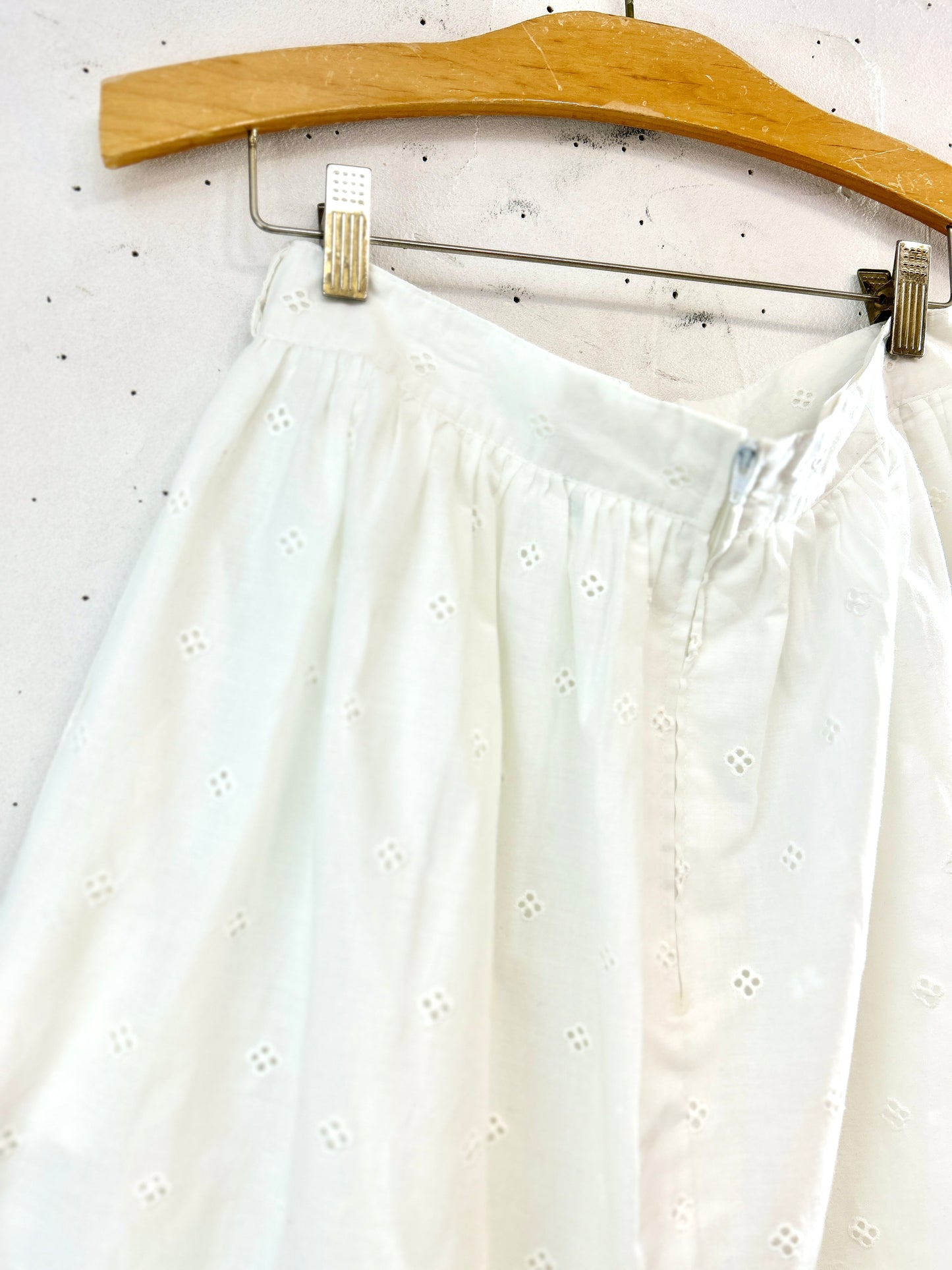 Vintage White Skirt MADE IN WEST GERMANY [A31462]