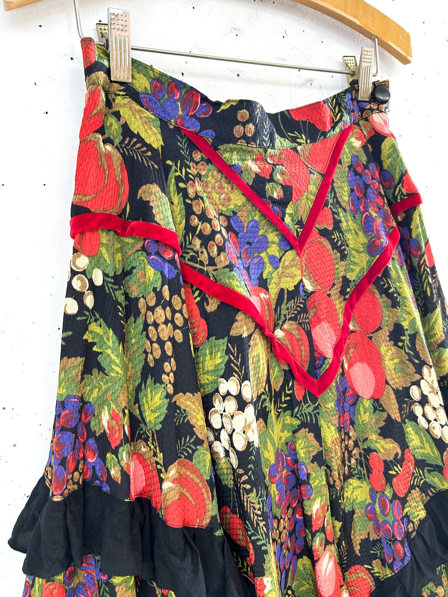Vintage Tyrol Skirt MADE IN W-GERMANY [F32751]