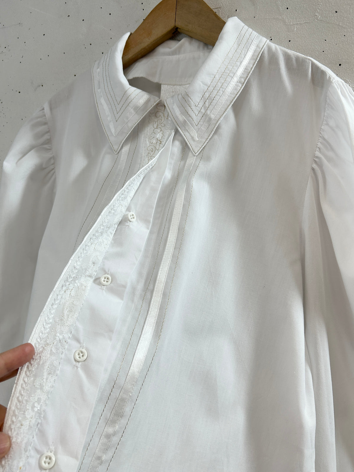 Vintage White Blouse [J34071]