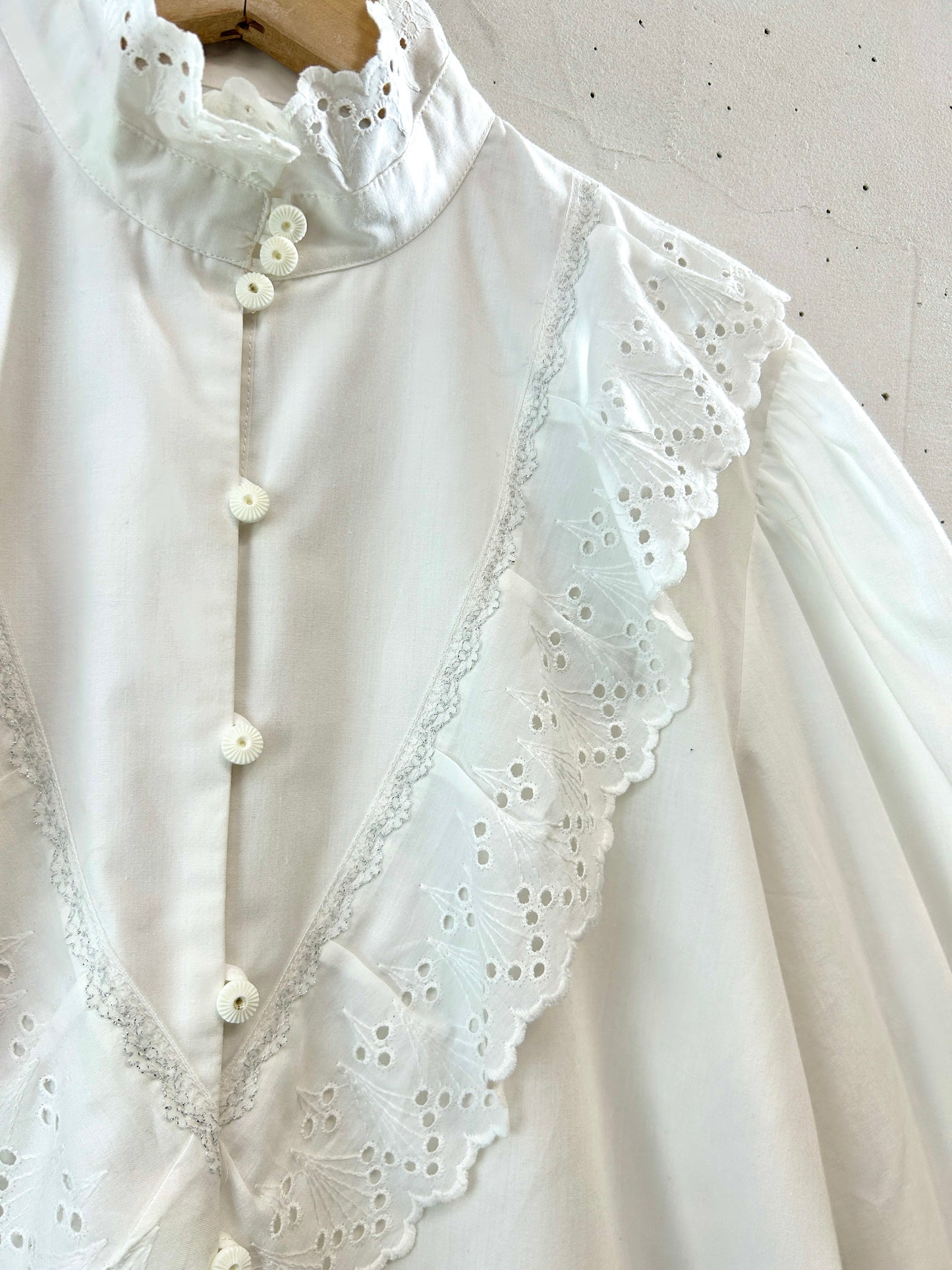 Vintage White Blouse [B31585]