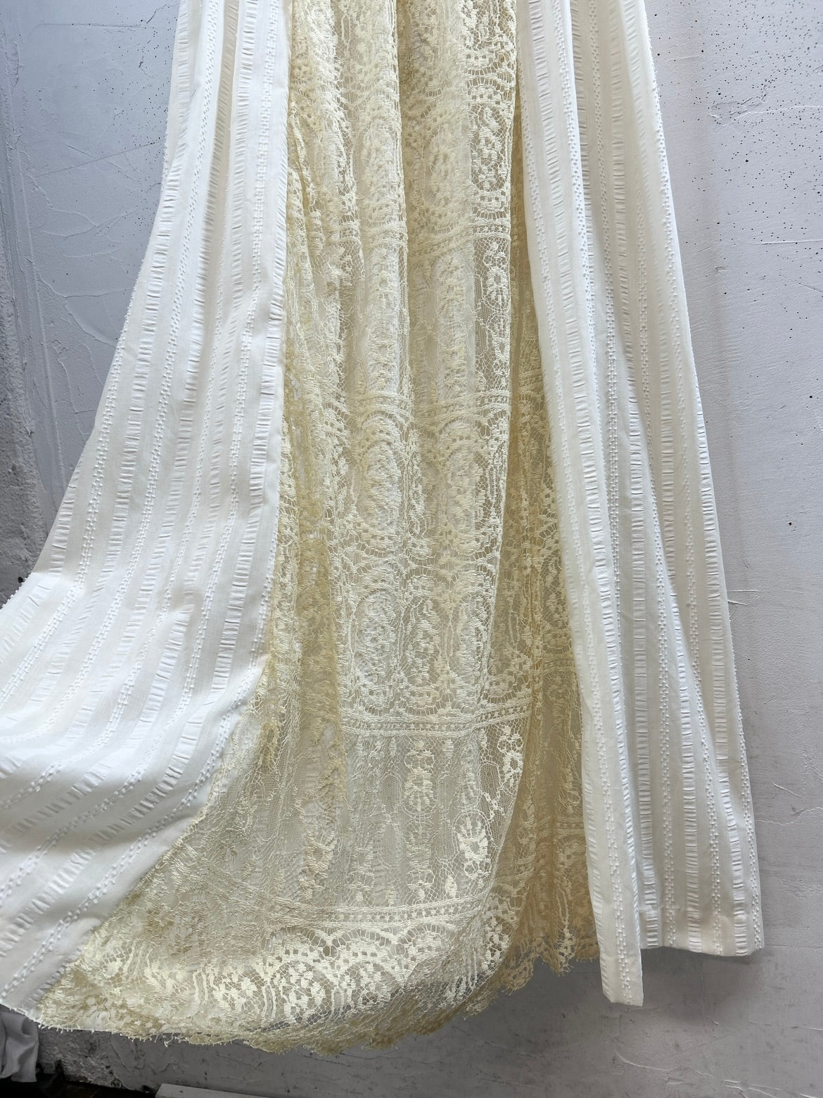 Vintage Lace Dress [E32305]