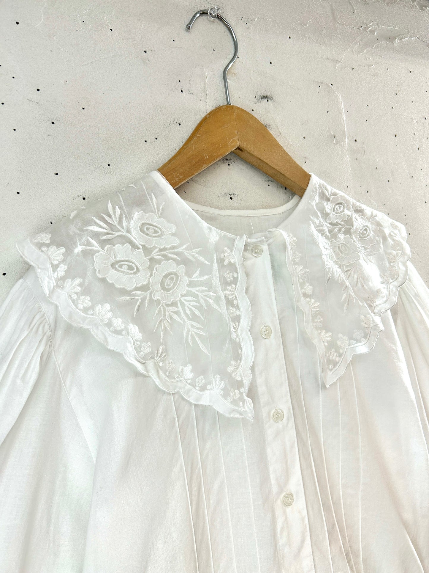 Vintage White Blouse [H33641]