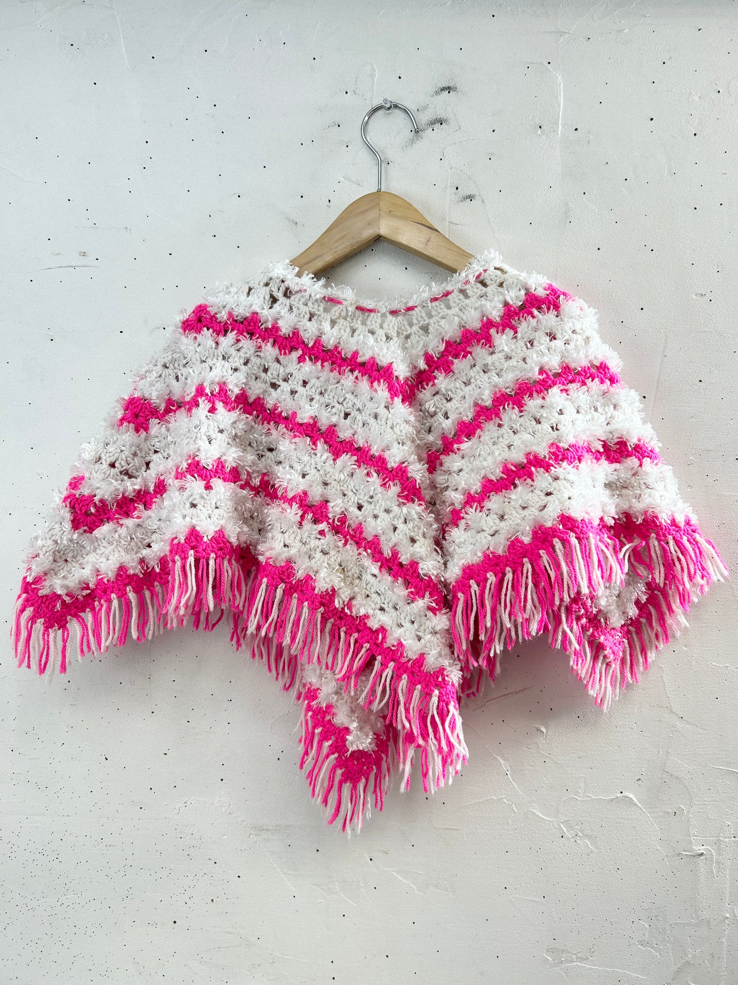 Vintage Knit Poncho [J30604]