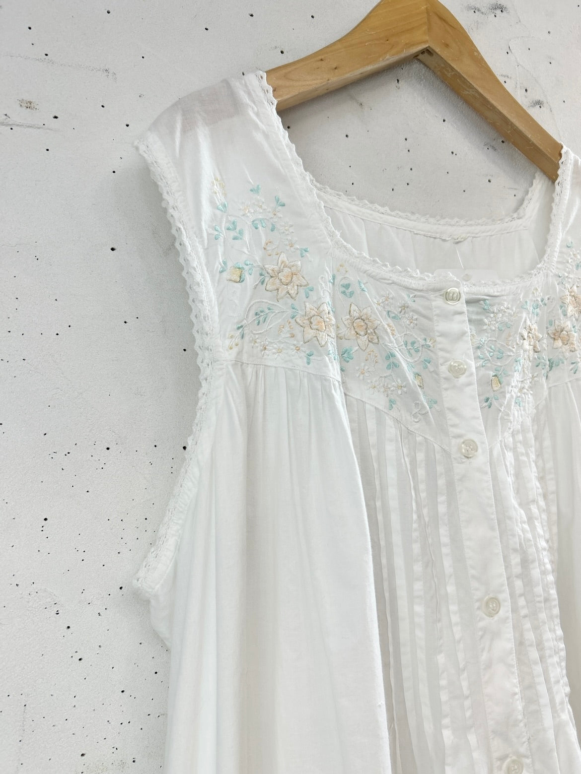 Vintage White Dress [E32325]