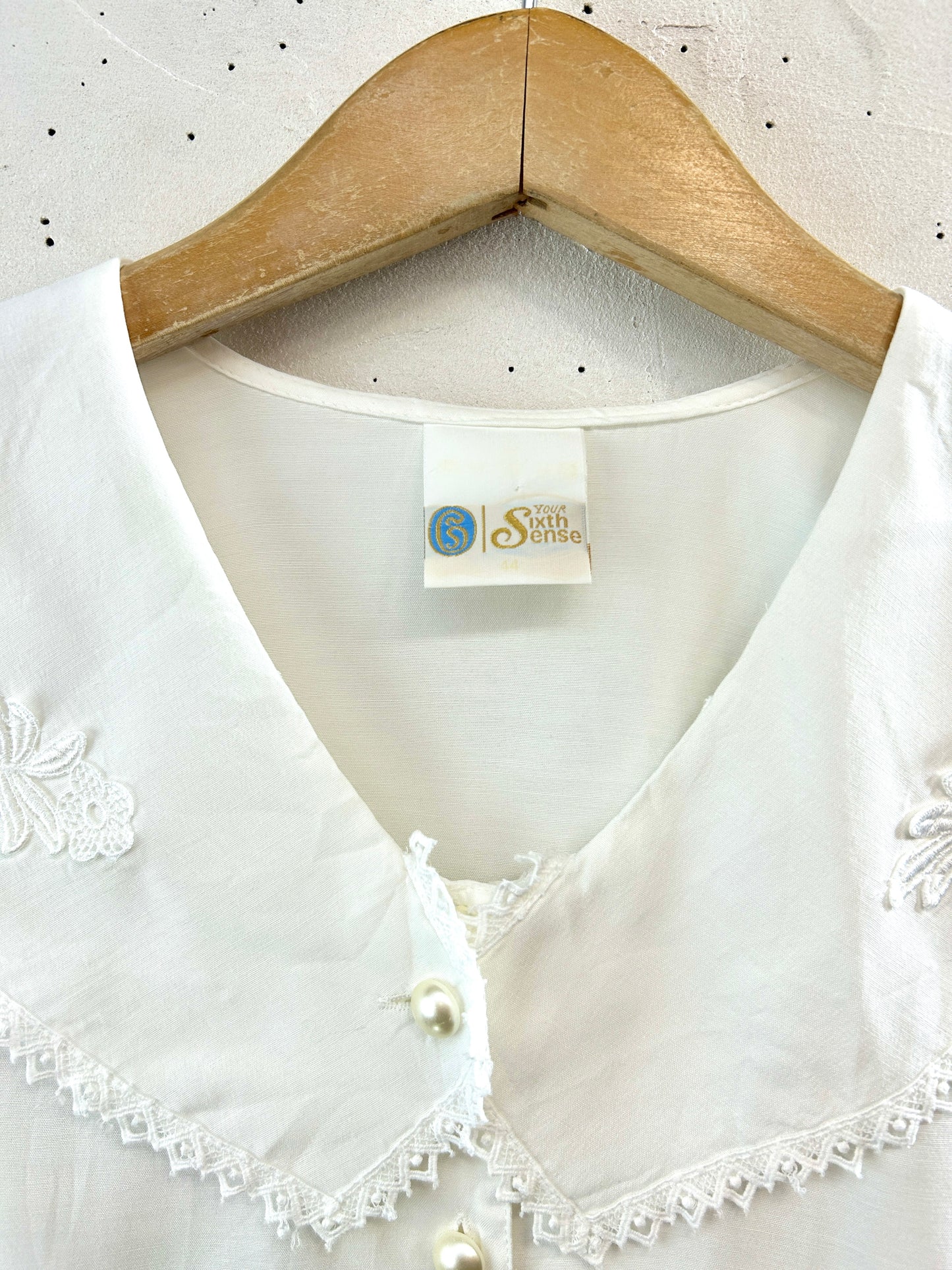 Vintage White Blouse [D32214]