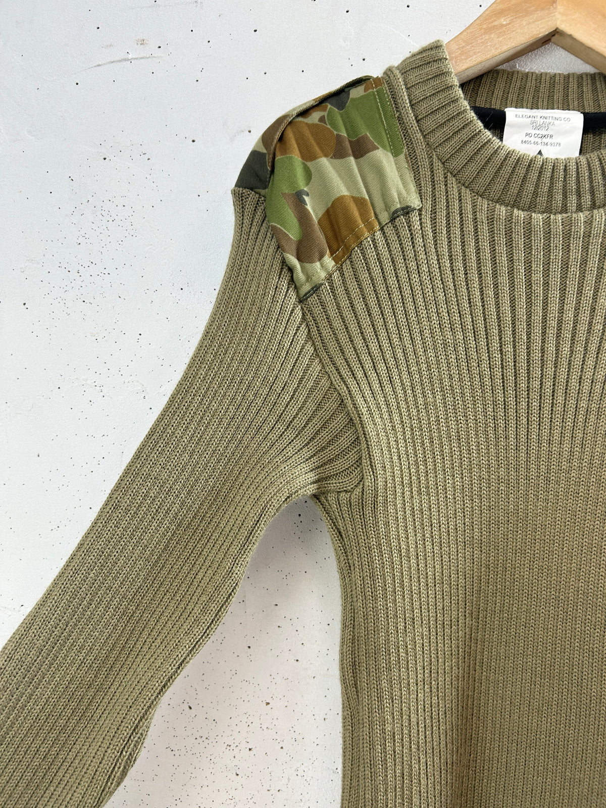 Vintage Knit Sweater 〜Australian Army〜 [J34159]