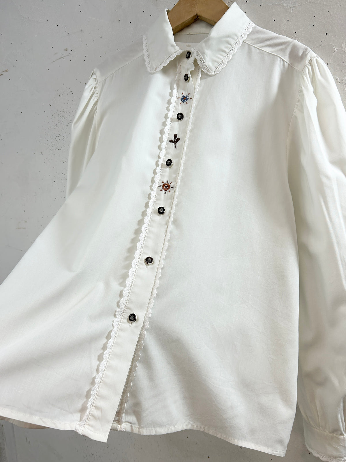 Vintage Tyrol Blouse [J34072]